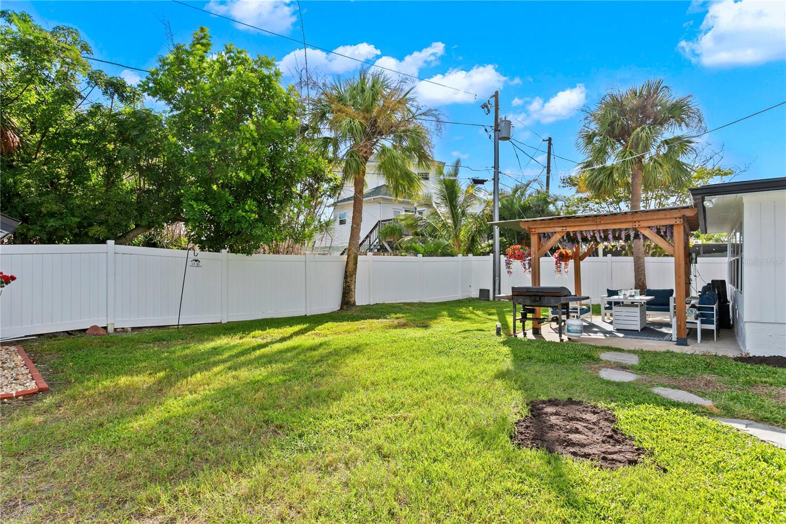 6947 S SHORE DRIVE, South Pasadena, FL 33707