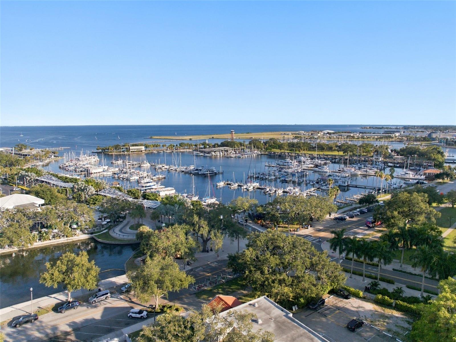 288 BEACH DRIVE NE, #10B, St Petersburg, FL 33701