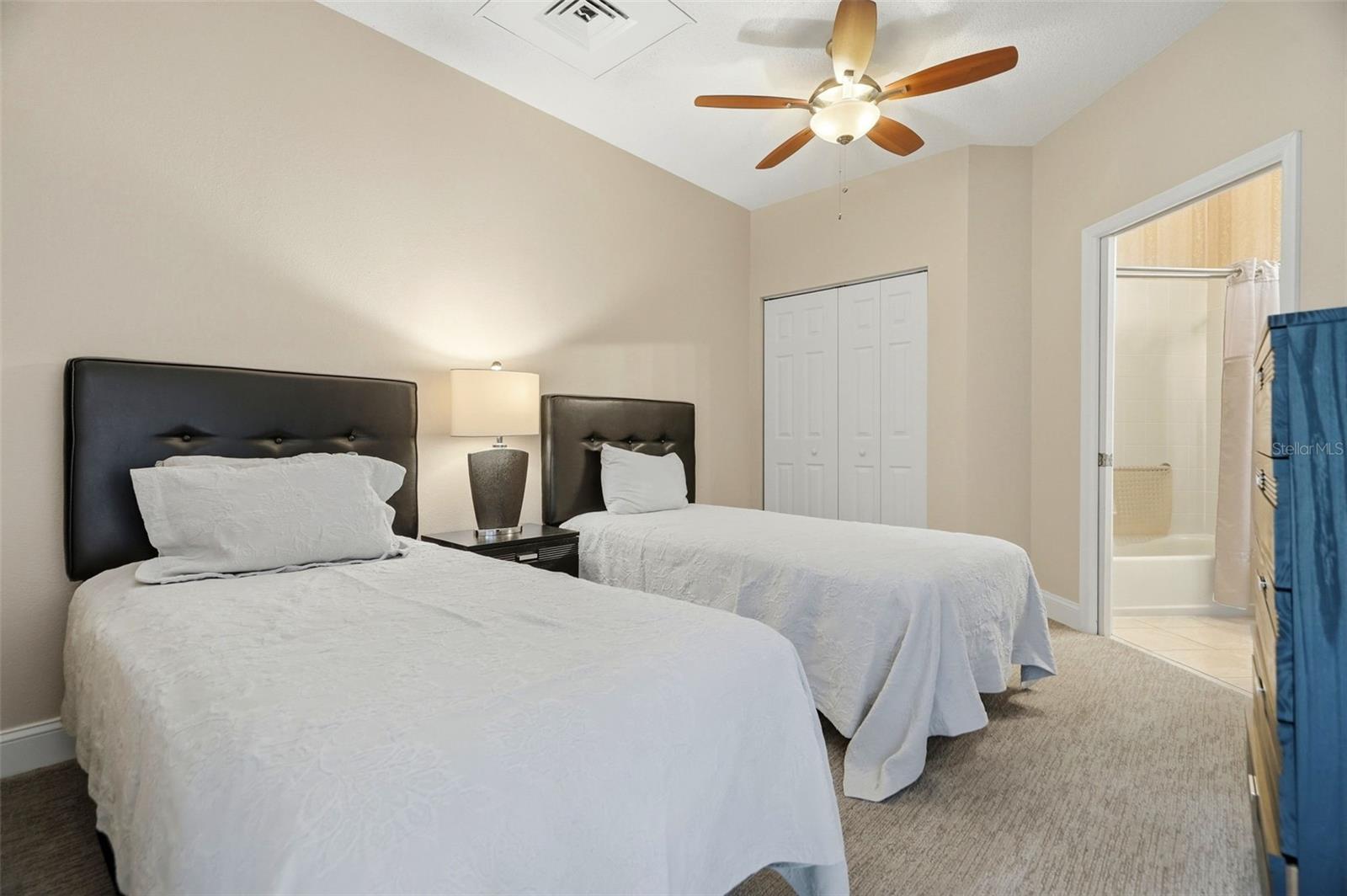 288 BEACH DRIVE NE, #10B, St Petersburg, FL 33701