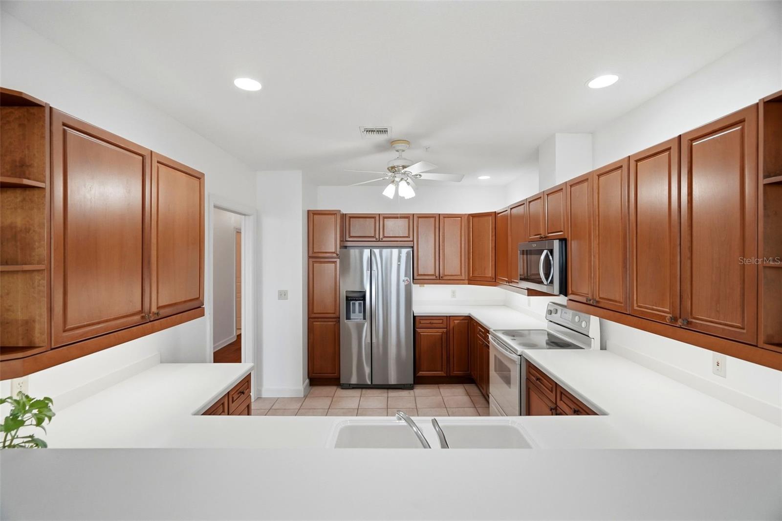 288 BEACH DRIVE NE, #10B, St Petersburg, FL 33701