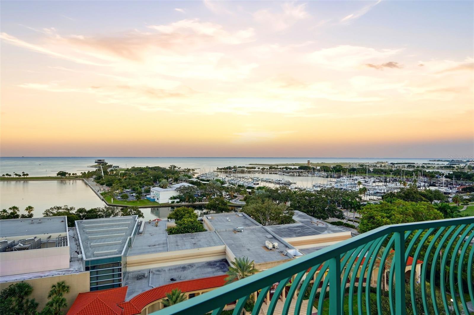 288 BEACH DRIVE NE, #10B, St Petersburg, FL 33701