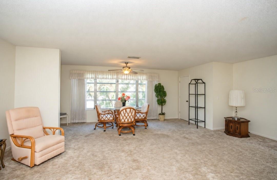 Great Room/Bonus Room - Open & Spacious Great Room/Bonus Room - Open & Spacious