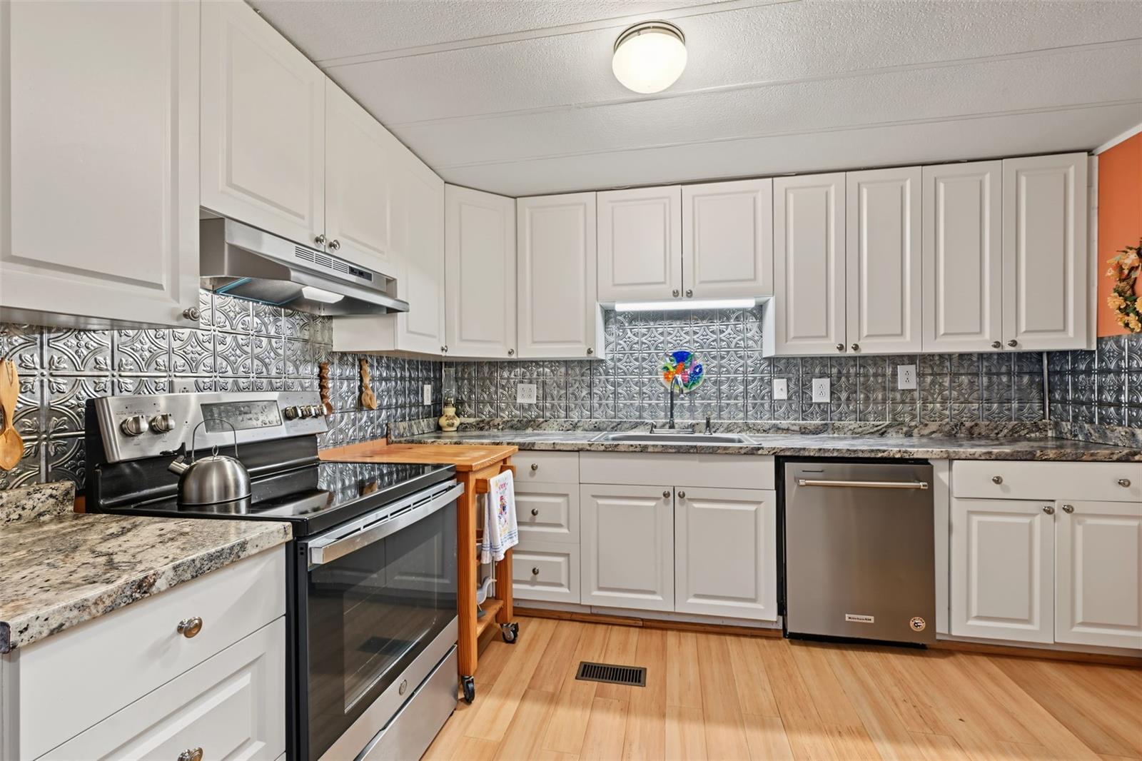 3207 BREWSTER DRIVE, Holiday, FL 34690