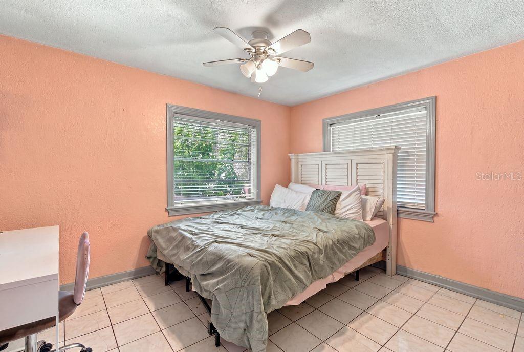 3909 W POWHATAN AVENUE, Tampa, FL 33614