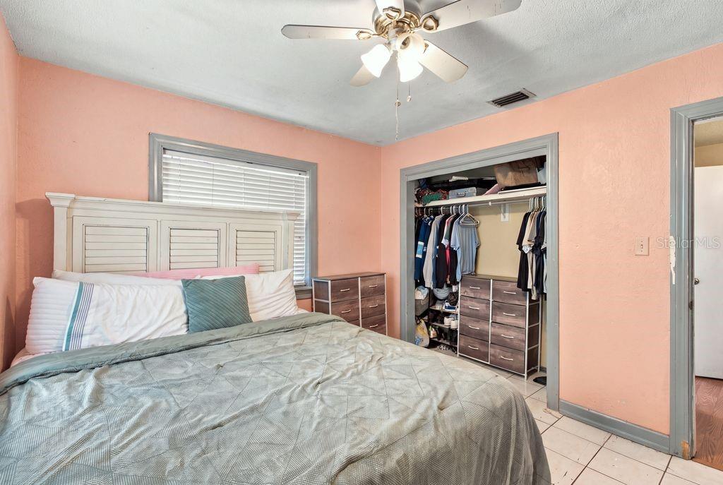 3909 W POWHATAN AVENUE, Tampa, FL 33614