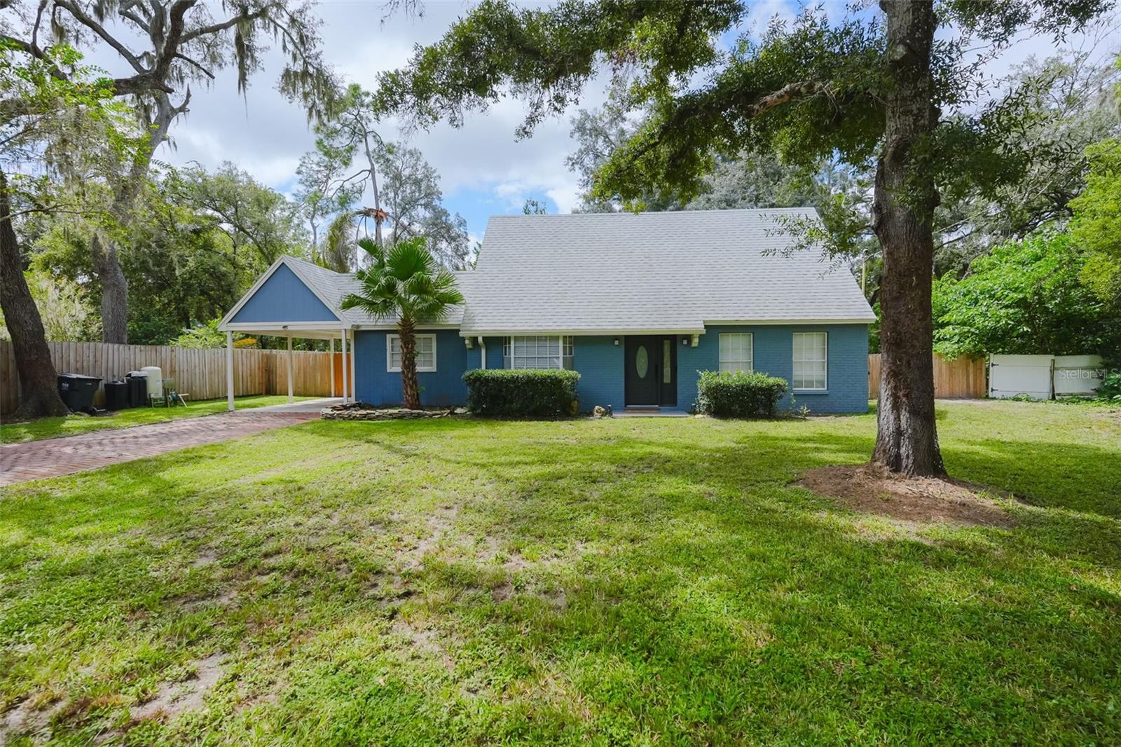 Front - Forest Park Dr