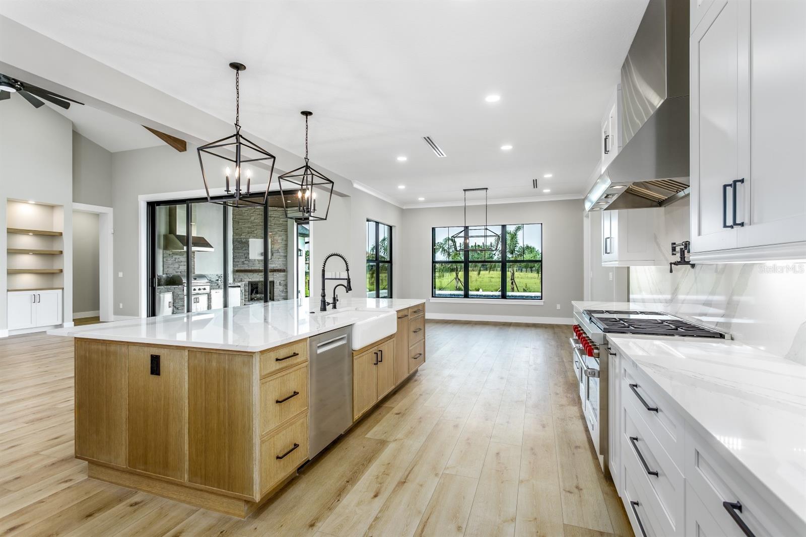 10630 COUNTY ROAD S, Lithia, FL 33547