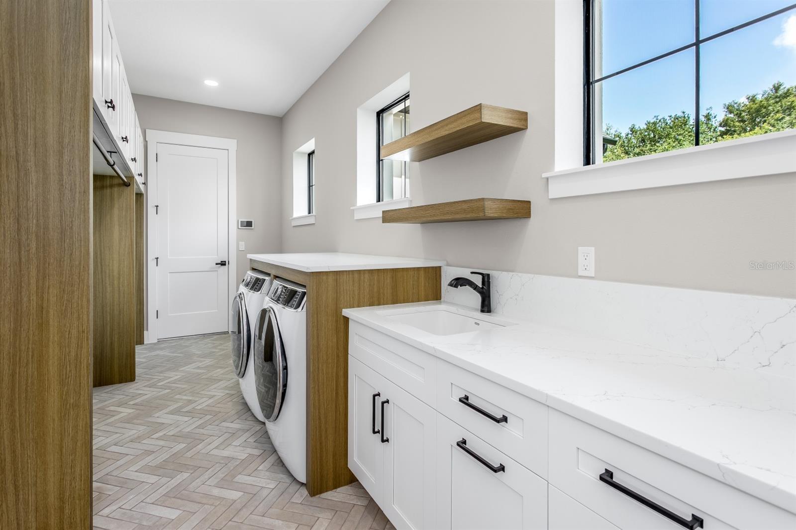 10630 COUNTY ROAD S, Lithia, FL 33547