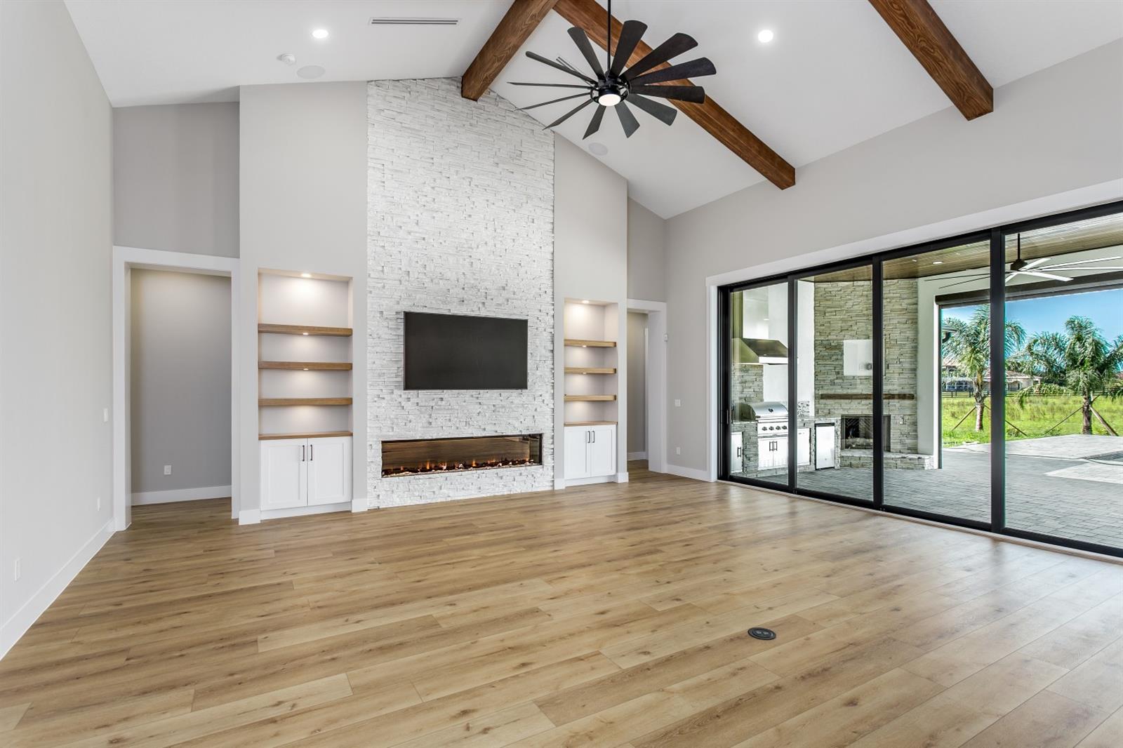 10630 COUNTY ROAD S, Lithia, FL 33547