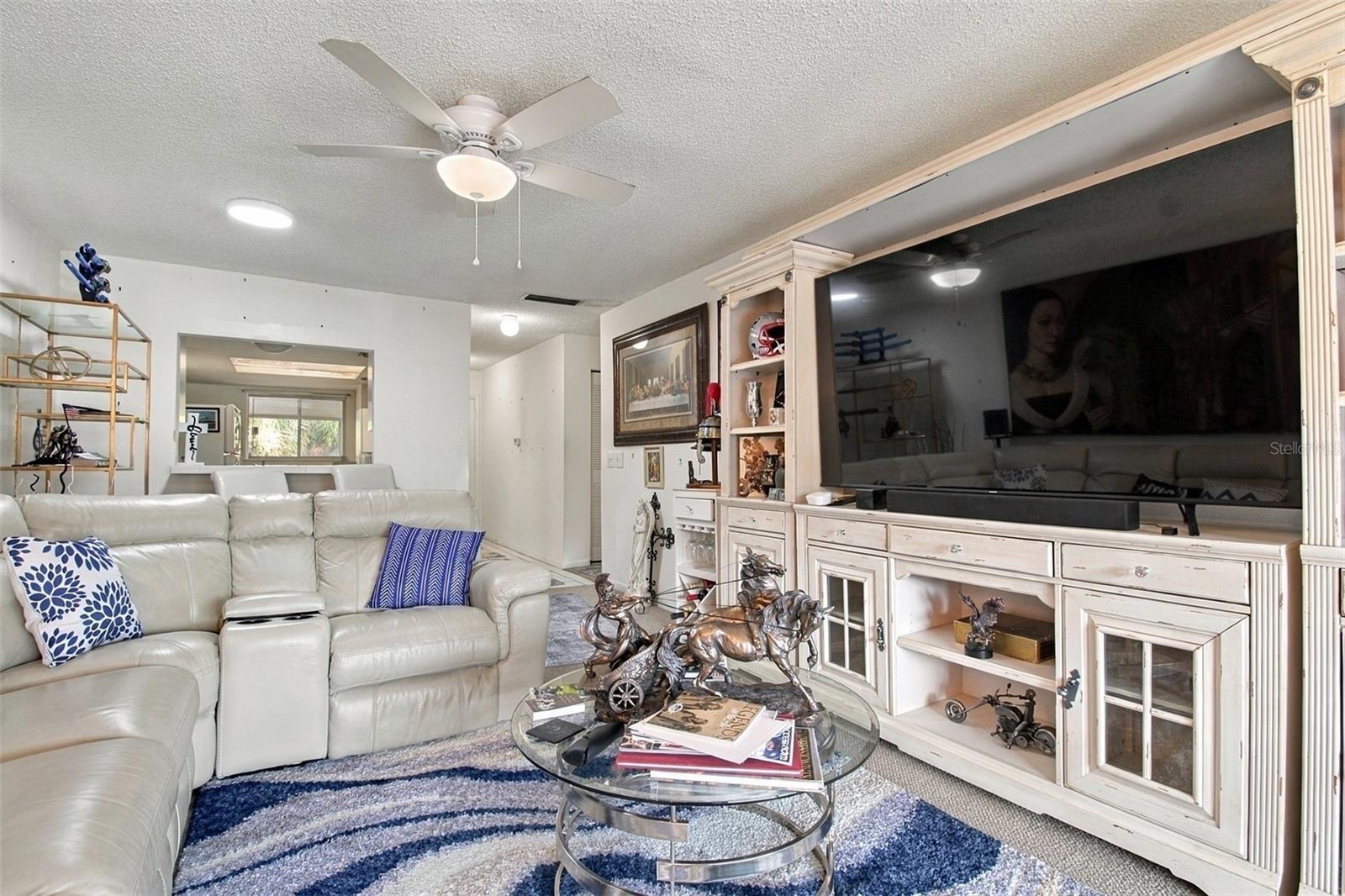 6346 NEWTOWN CIRCLE, #46B4, Tampa, FL 33615