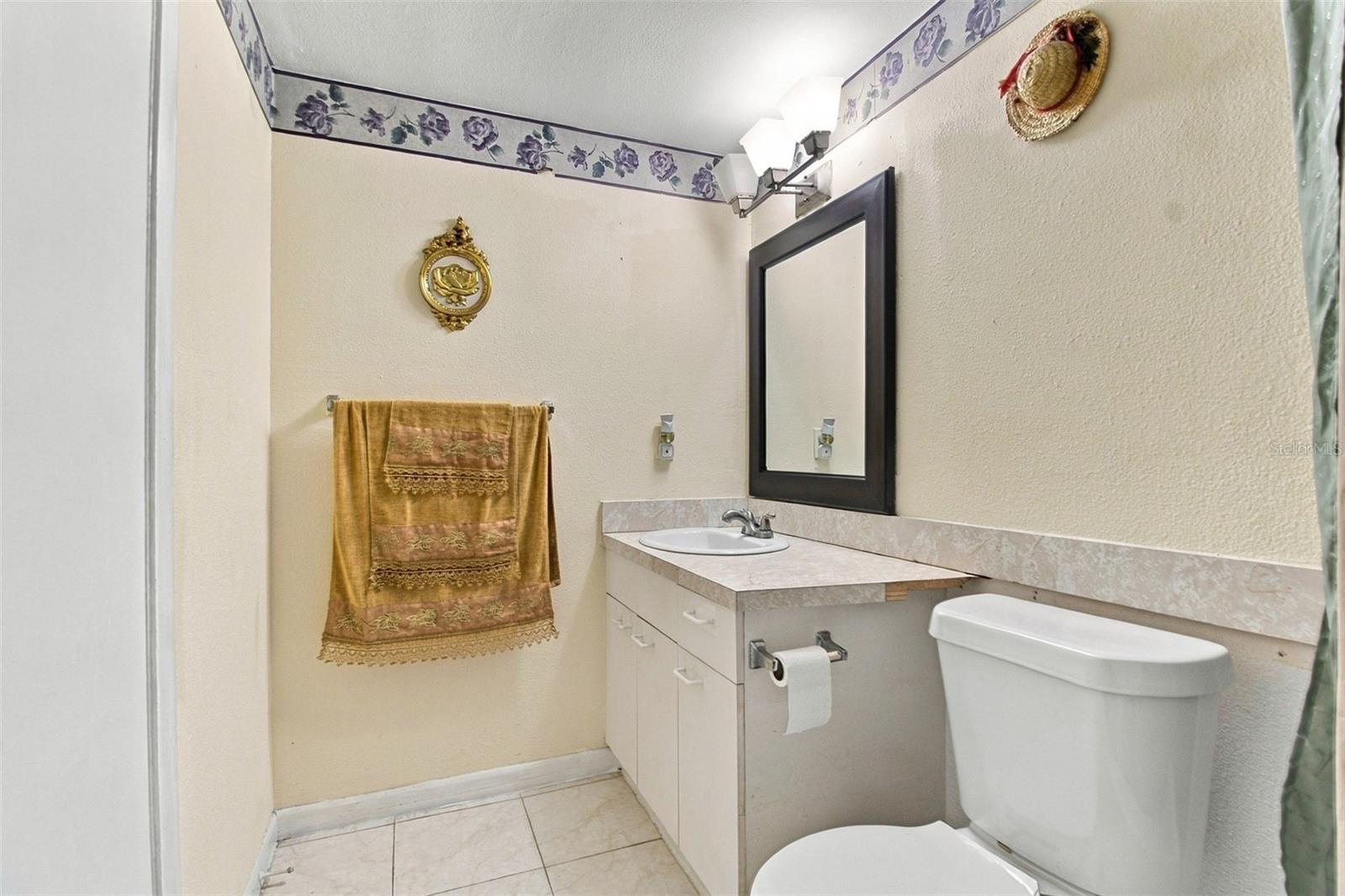 6308 NEWTOWN CIRCLE, #8B5, Tampa, FL 33615