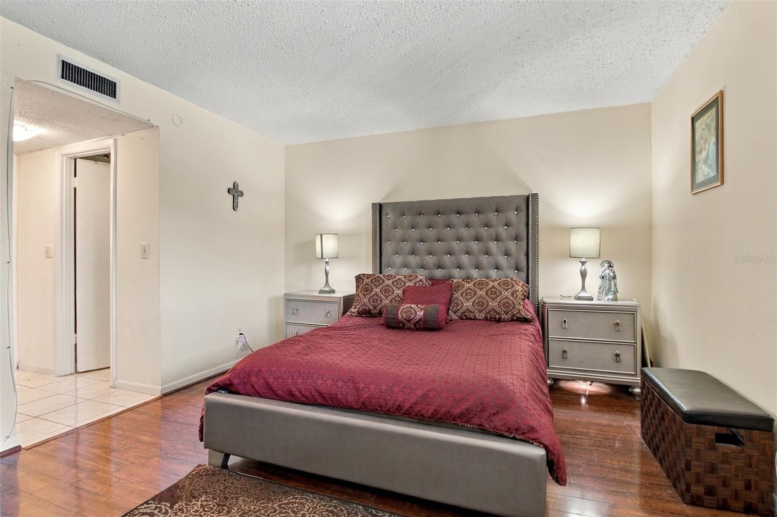 6308 NEWTOWN CIRCLE, #8B5, Tampa, FL 33615