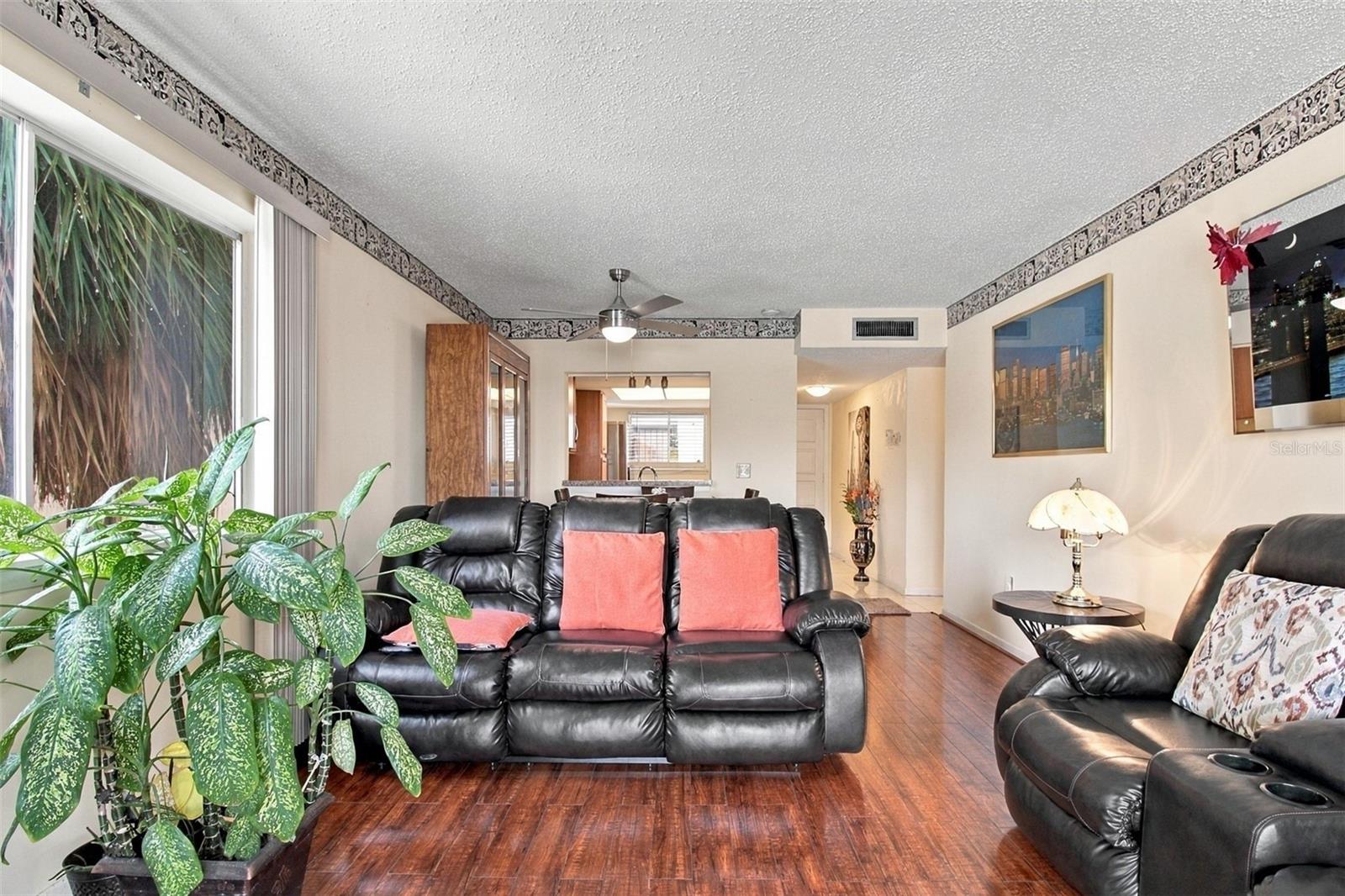 6308 NEWTOWN CIRCLE, #8B5, Tampa, FL 33615
