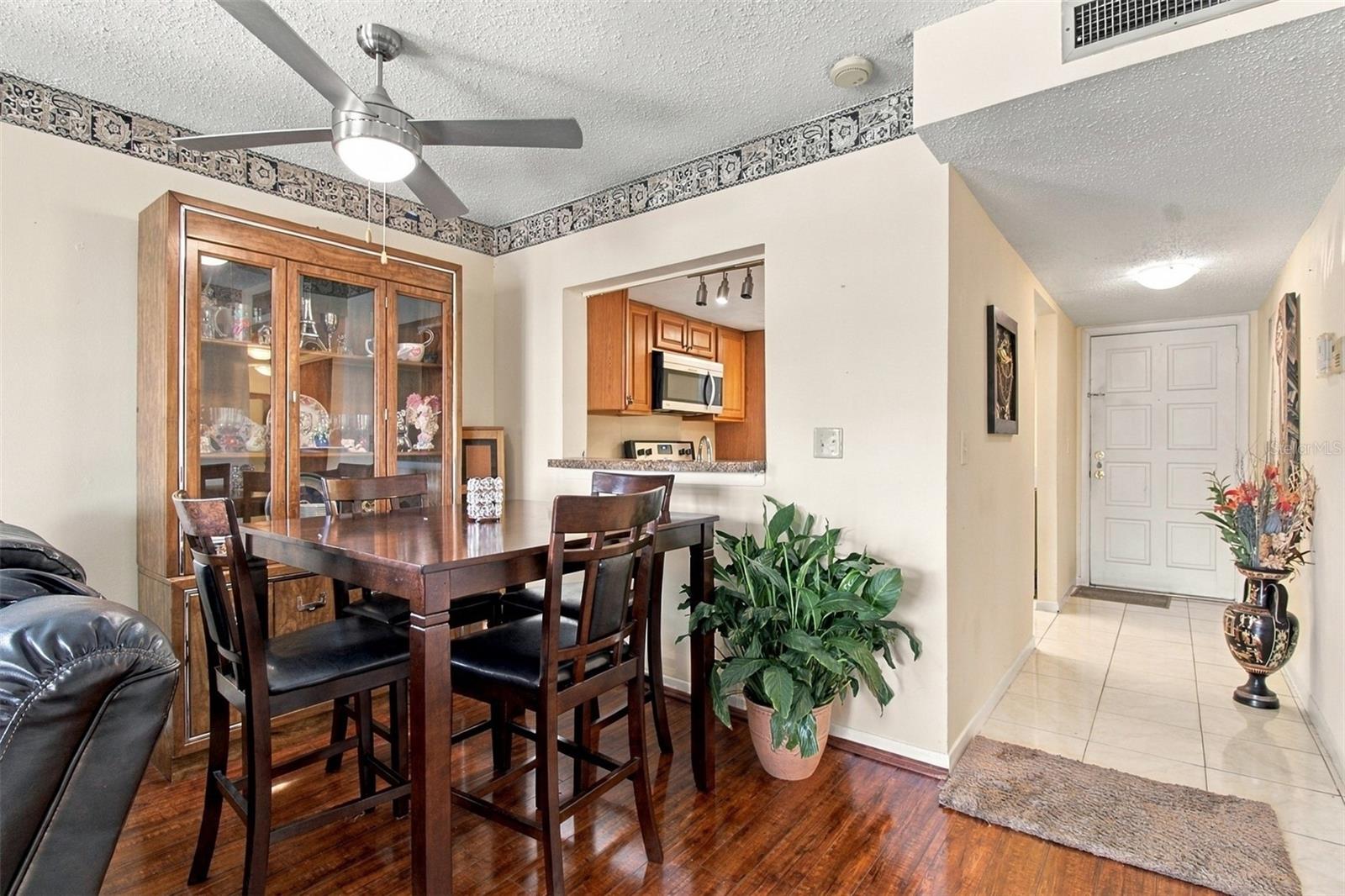 6308 NEWTOWN CIRCLE, #8B5, Tampa, FL 33615