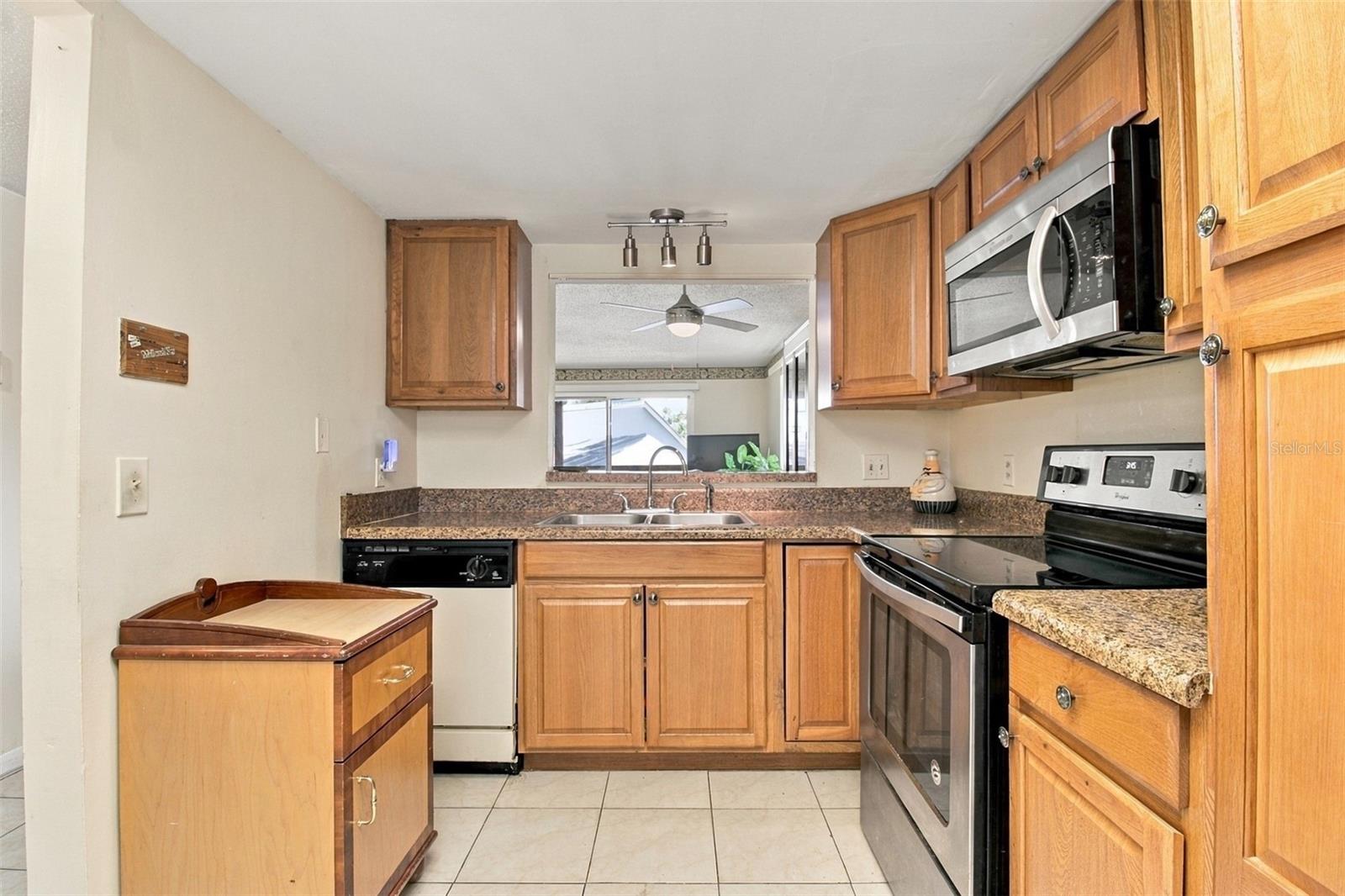 6308 NEWTOWN CIRCLE, #8B5, Tampa, FL 33615