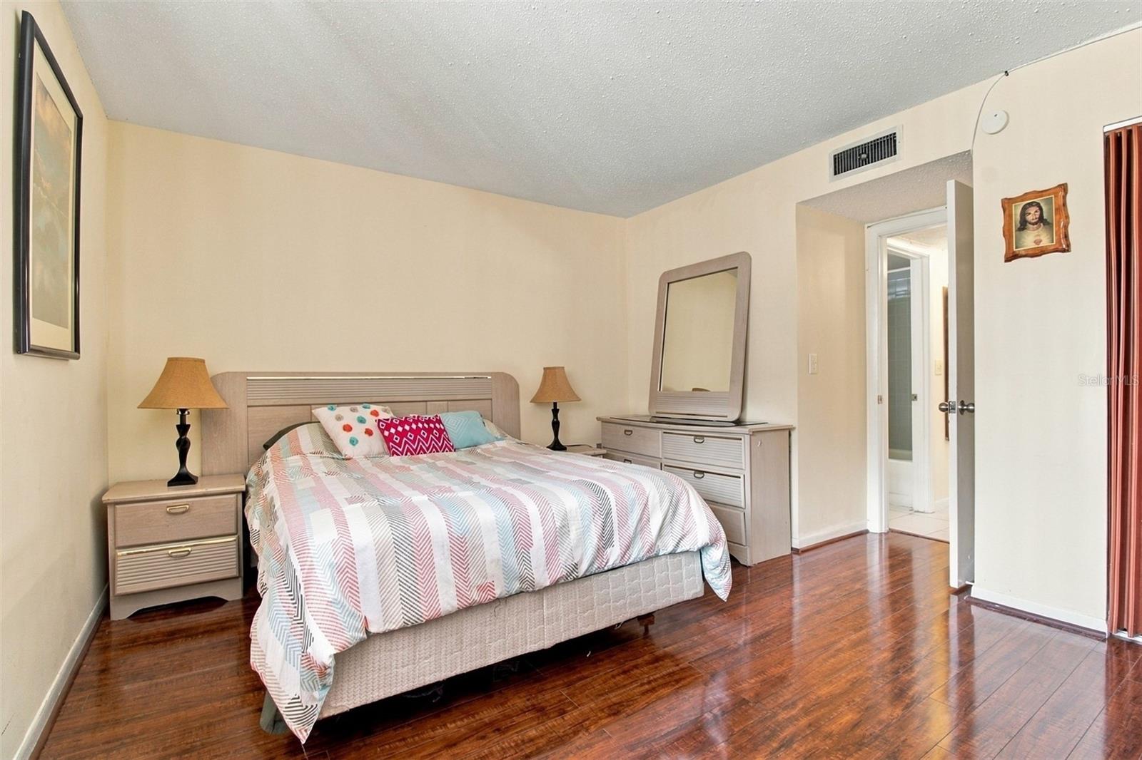 6308 NEWTOWN CIRCLE, #8B5, Tampa, FL 33615