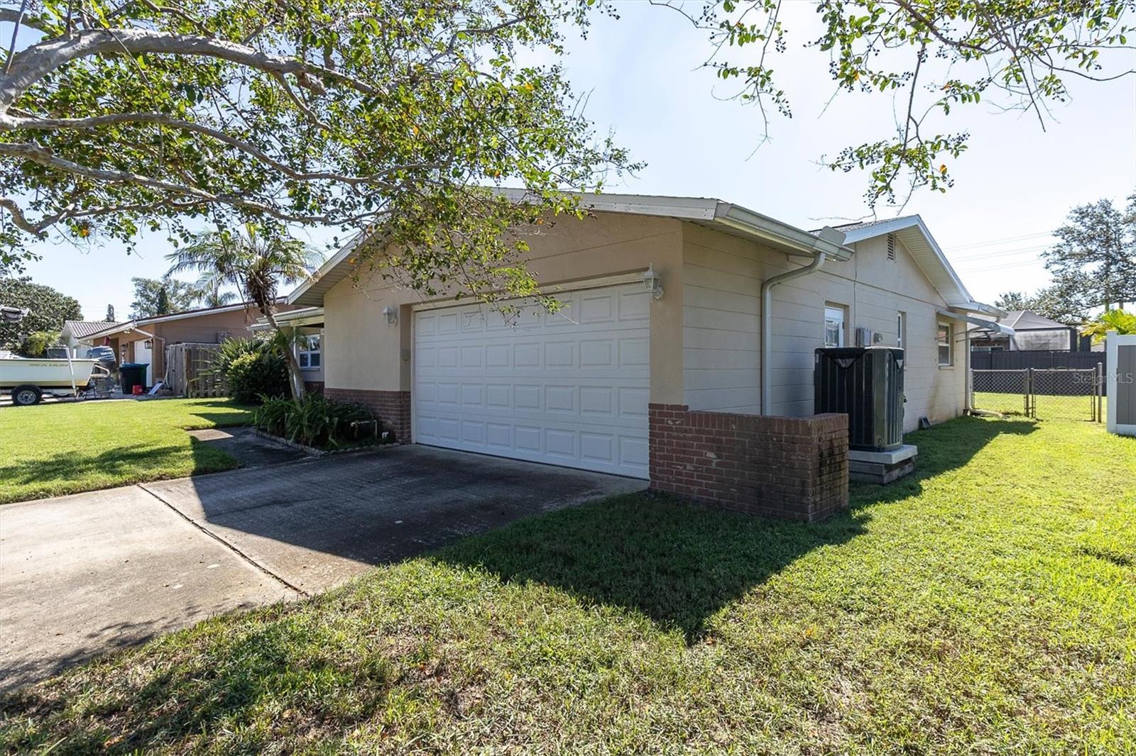 13800 87TH AVENUE, Seminole, FL 33776