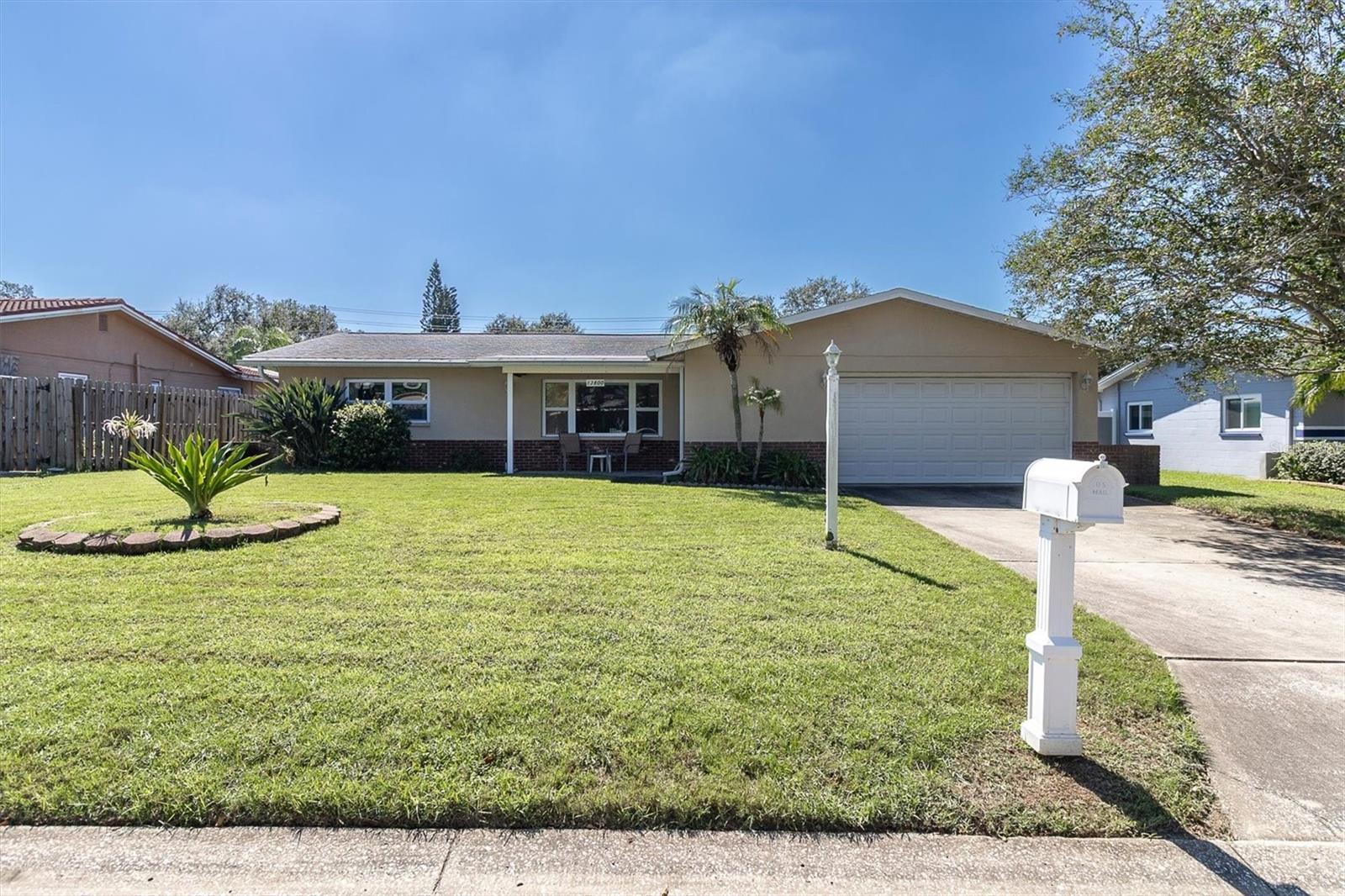 13800 87TH AVENUE, Seminole, FL 33776
