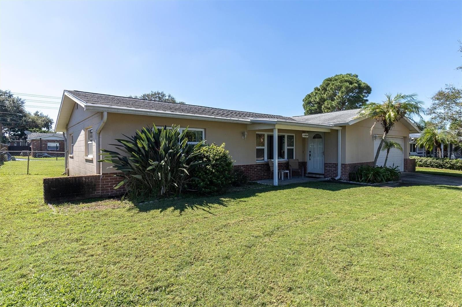 13800 87TH AVENUE, Seminole, FL 33776