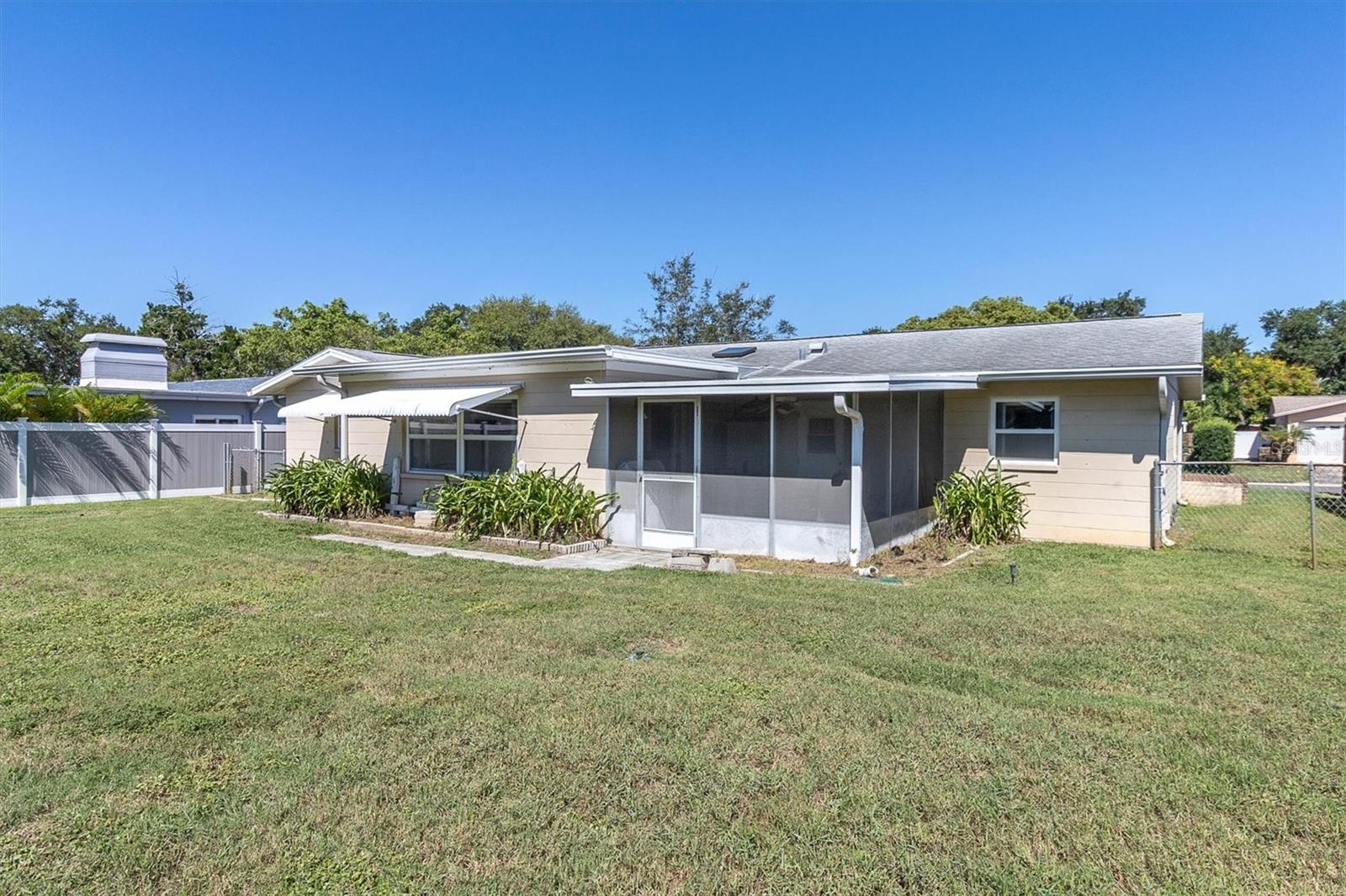 13800 87TH AVENUE, Seminole, FL 33776