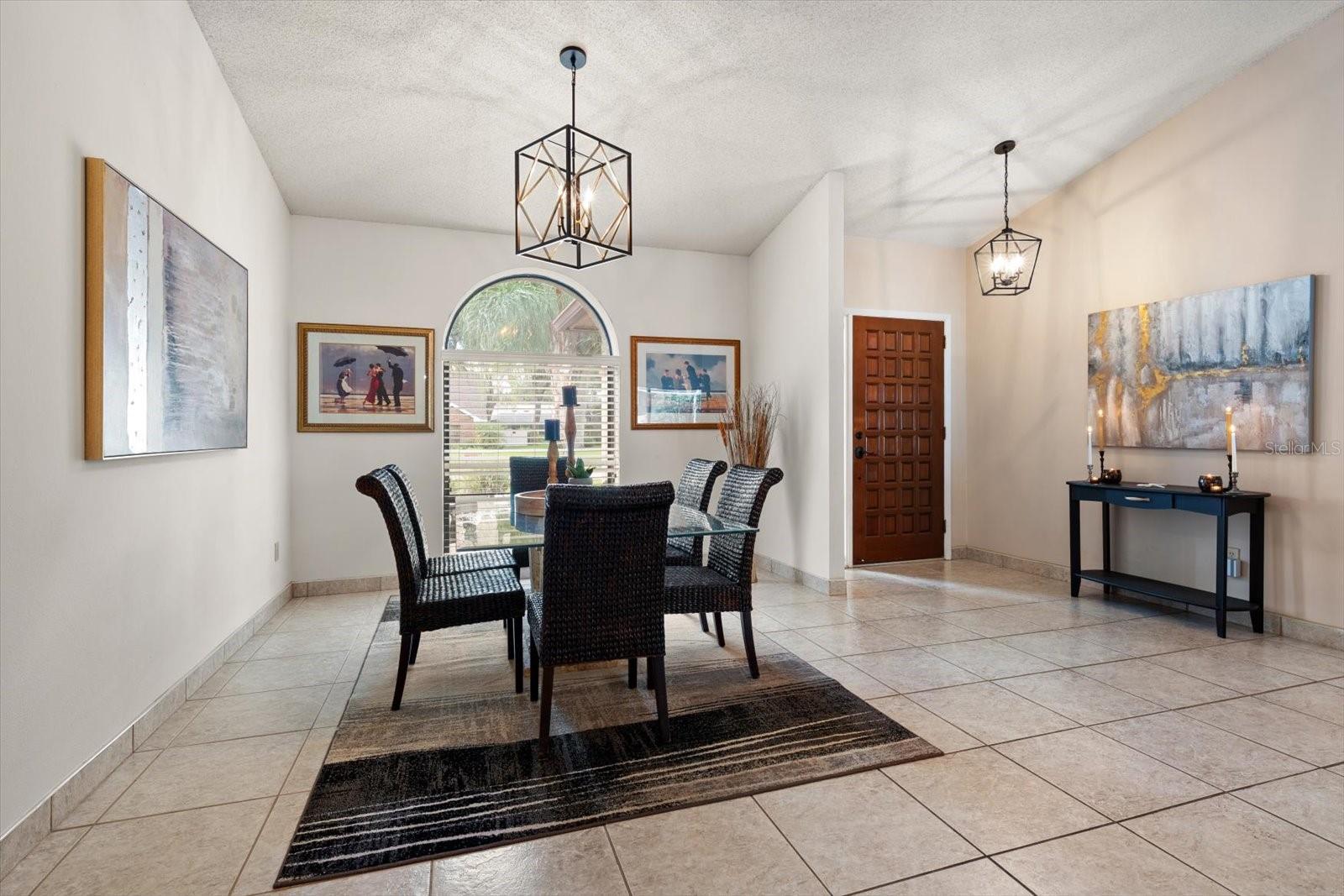 Imagine your HOLIDAY dinner here!