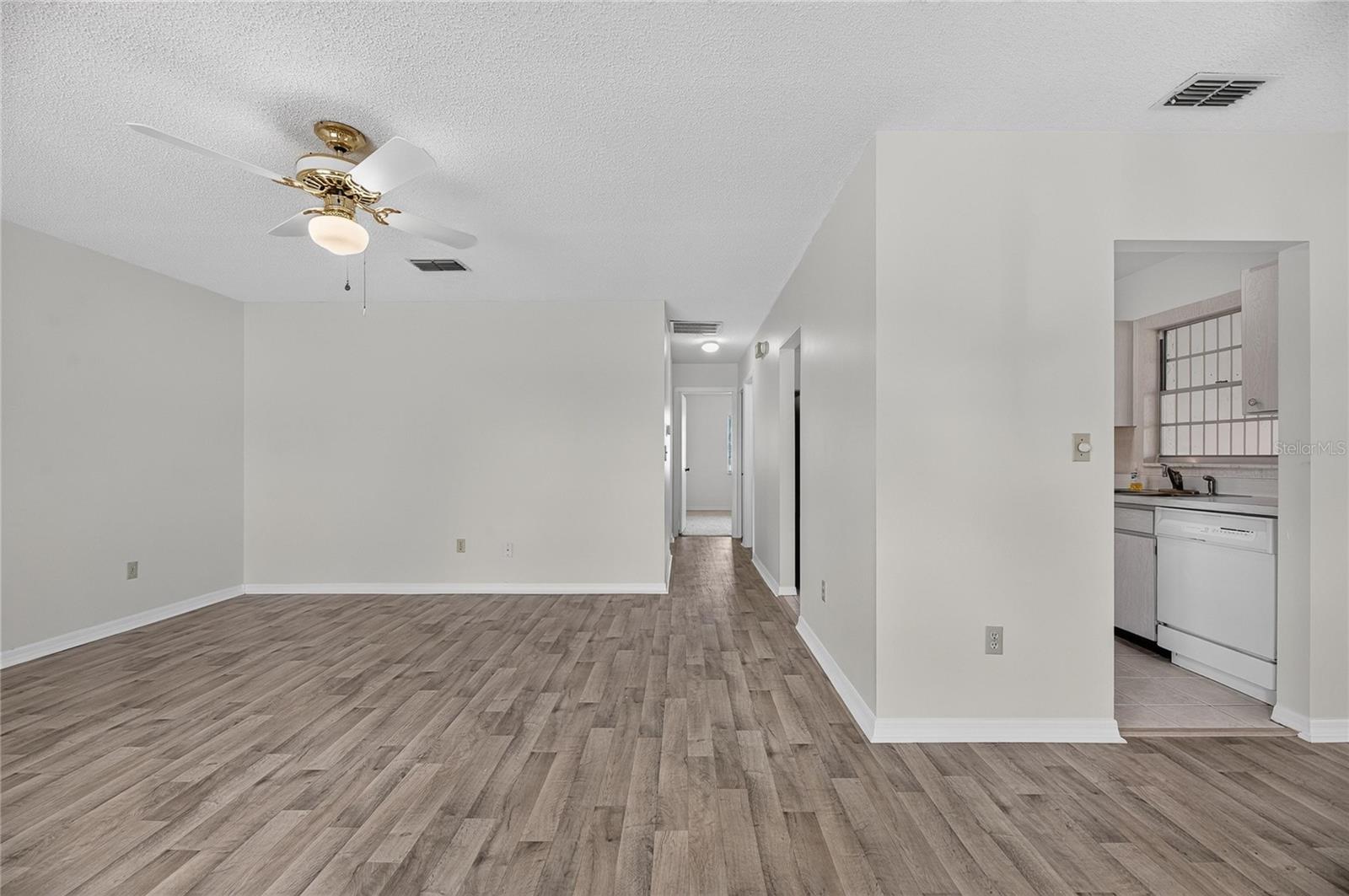 1904 CANTERBURY LANE, #18, Sun City Center, FL 33573