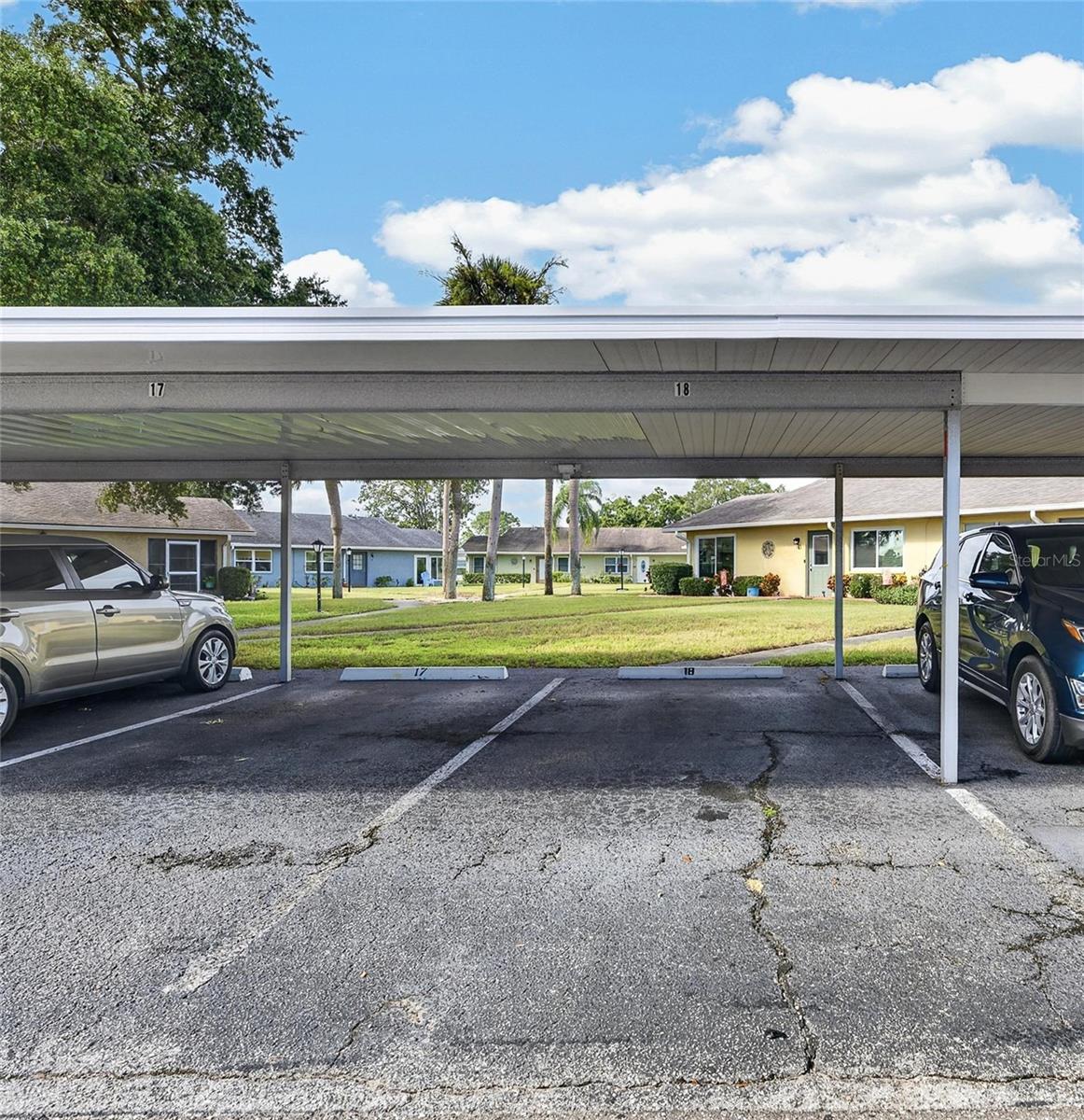 1904 CANTERBURY LANE, #18, Sun City Center, FL 33573