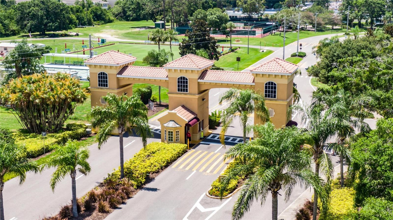 1904 CANTERBURY LANE, #18, Sun City Center, FL 33573