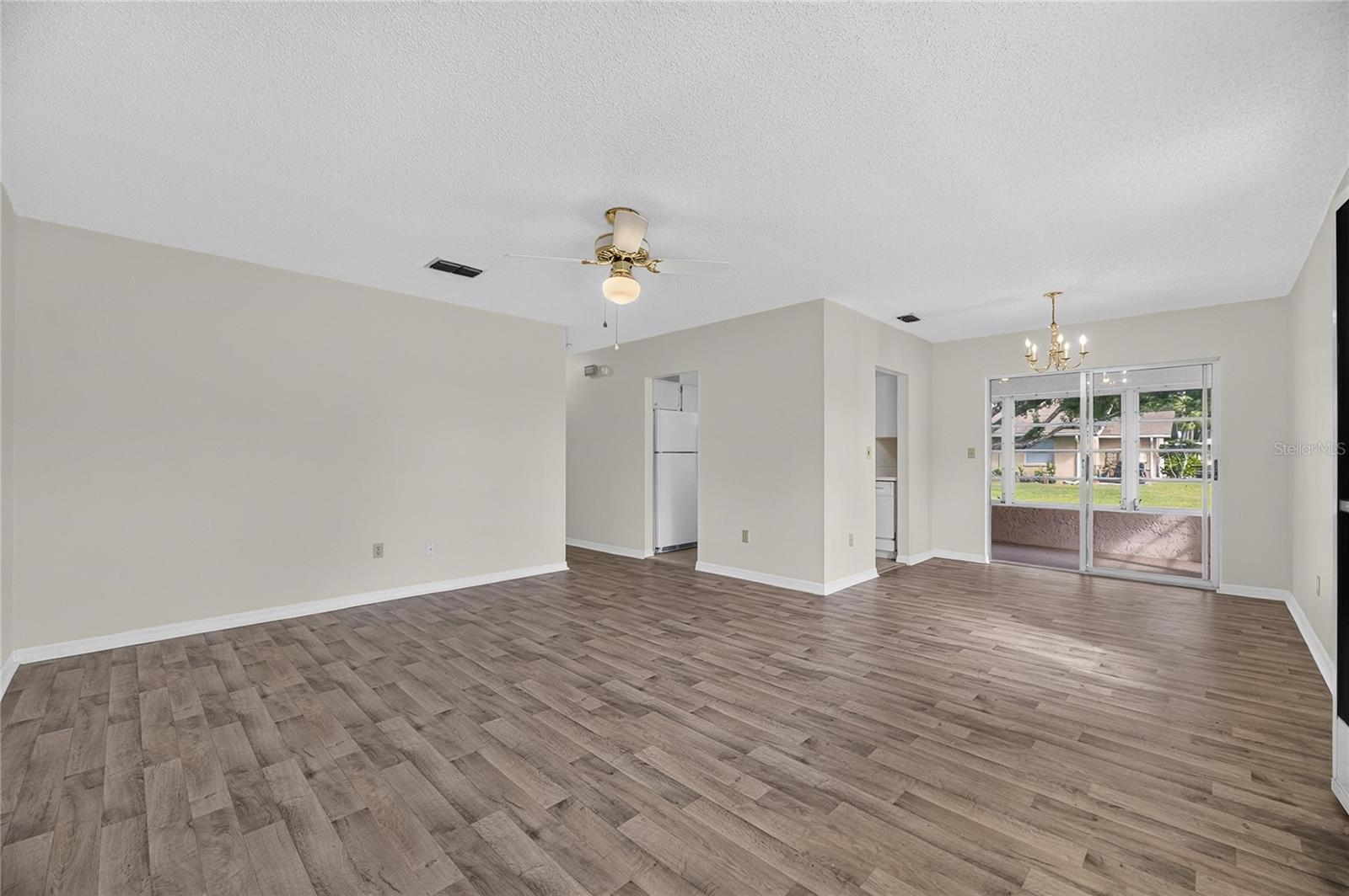 1904 CANTERBURY LANE, #18, Sun City Center, FL 33573