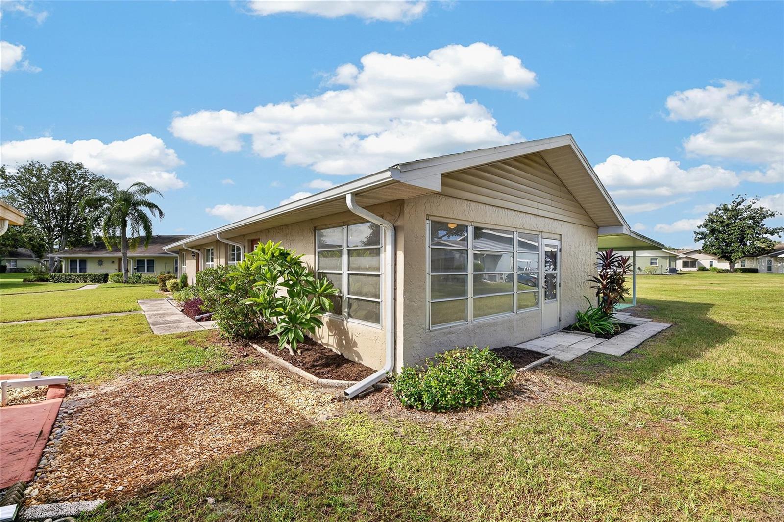 1904 CANTERBURY LANE, #18, Sun City Center, FL 33573