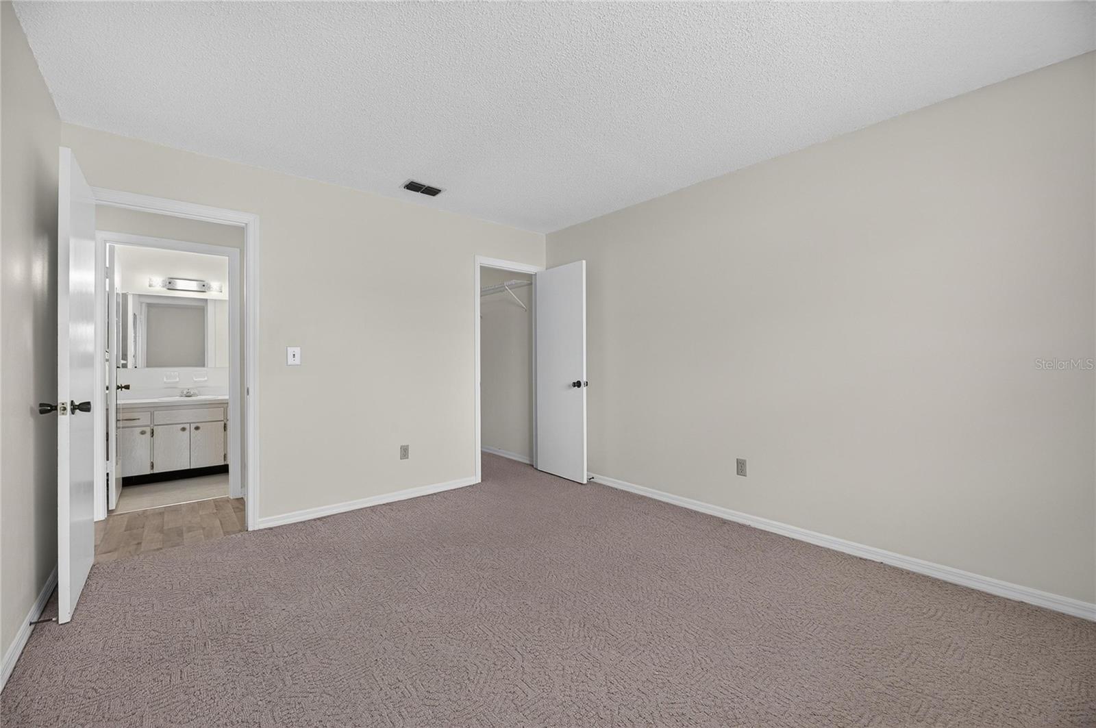 1904 CANTERBURY LANE, #18, Sun City Center, FL 33573