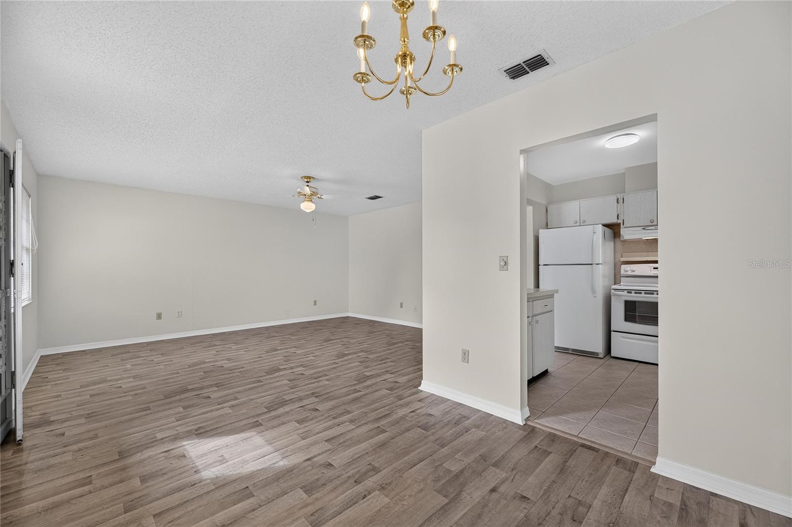 1904 CANTERBURY LANE, #18, Sun City Center, FL 33573