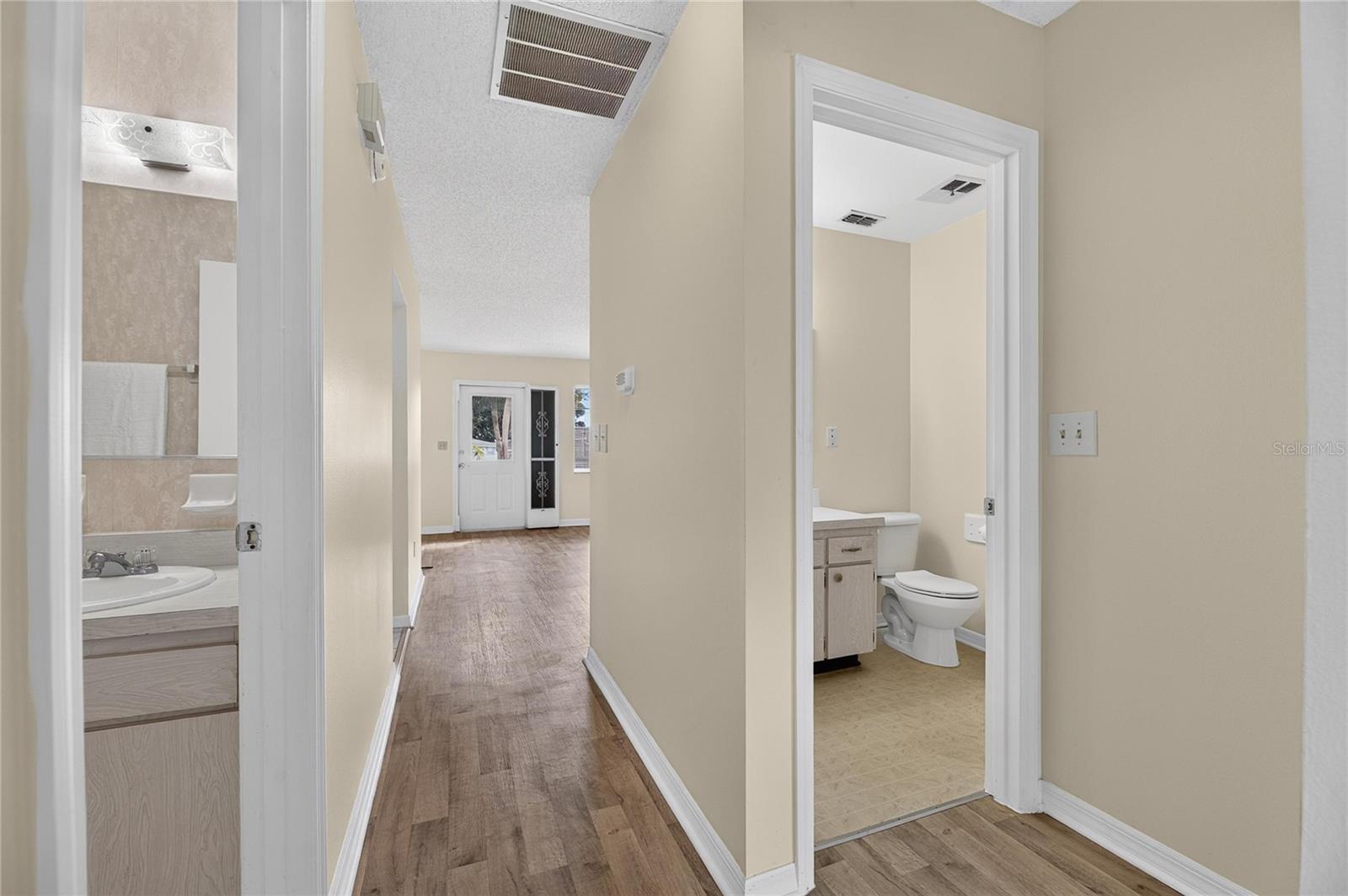 1904 CANTERBURY LANE, #18, Sun City Center, FL 33573