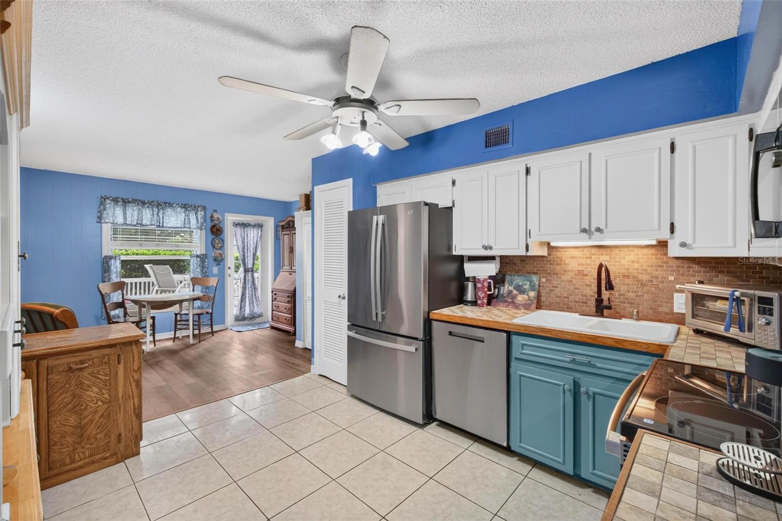 2287 PHILIPPINE DRIVE, #9, Clearwater, FL 33763