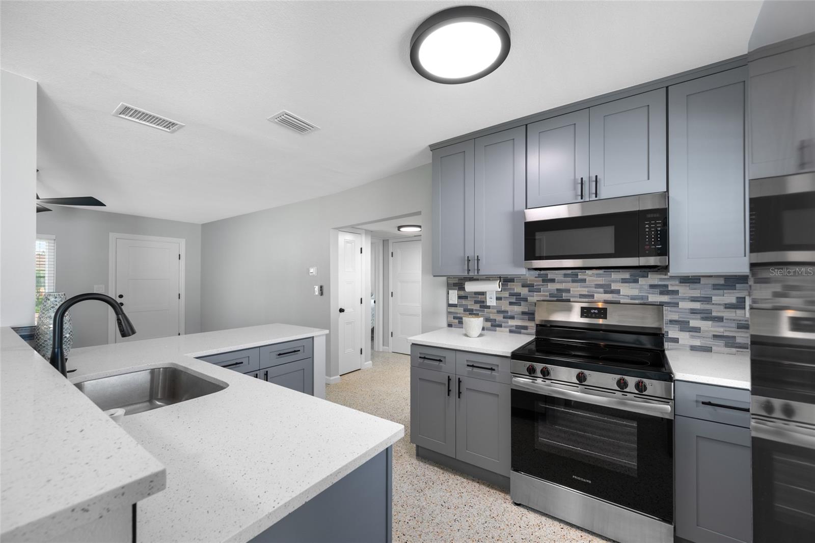 2805 46TH STREET S, Gulfport, FL 33711