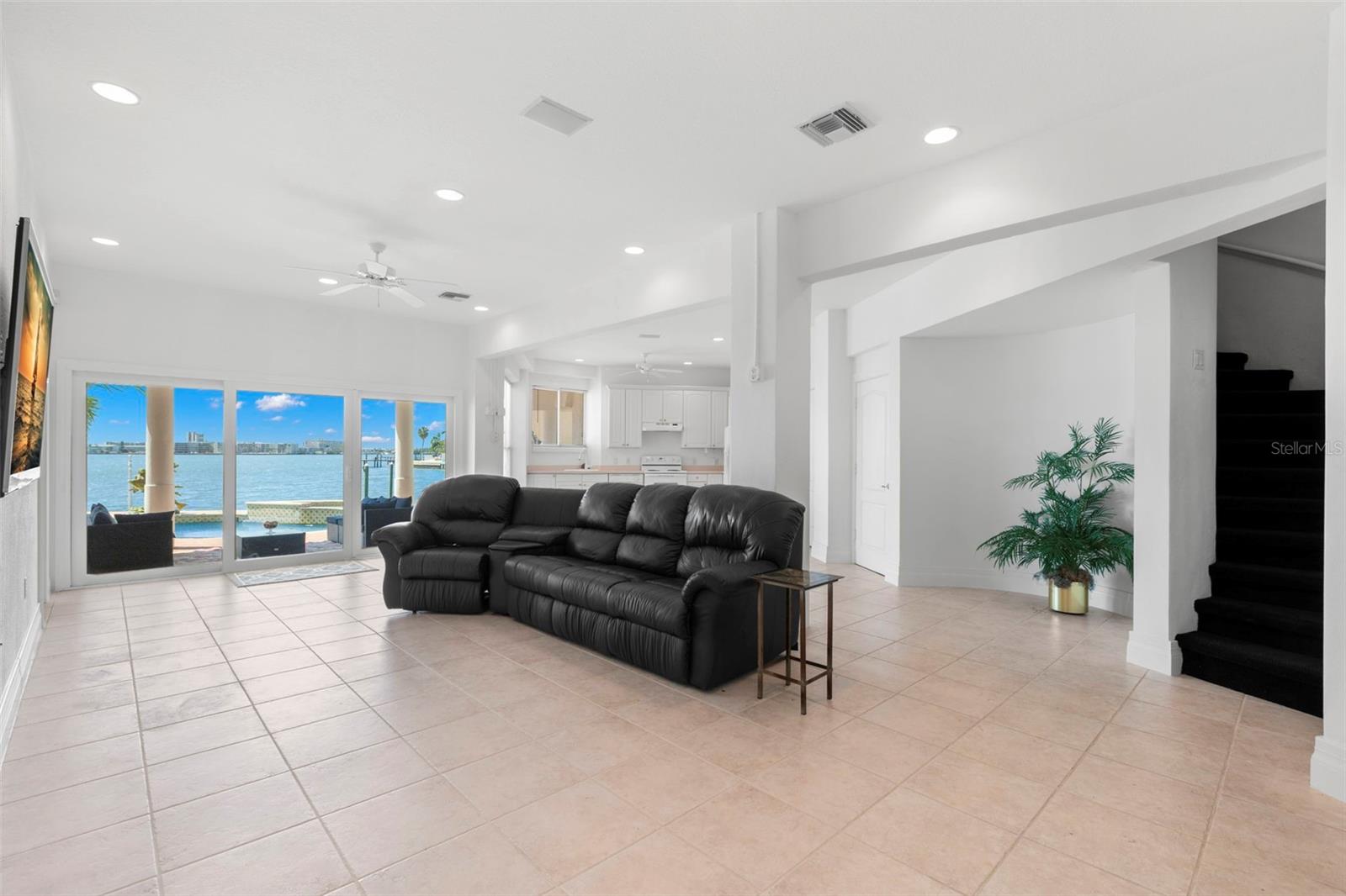 6130 KIPPS COLONY DRIVE W, Gulfport, FL 33707