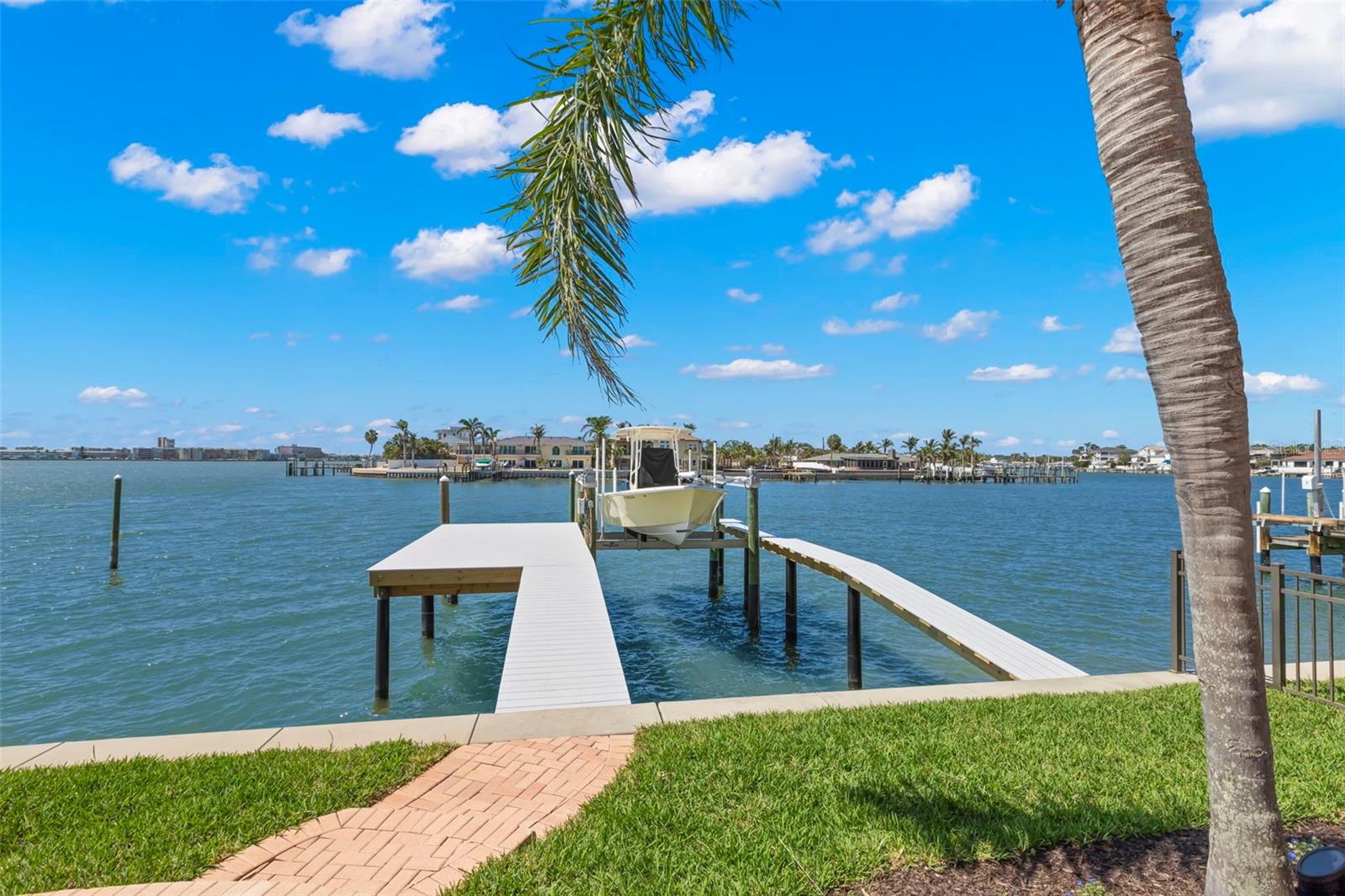 6130 KIPPS COLONY DRIVE W, Gulfport, FL 33707