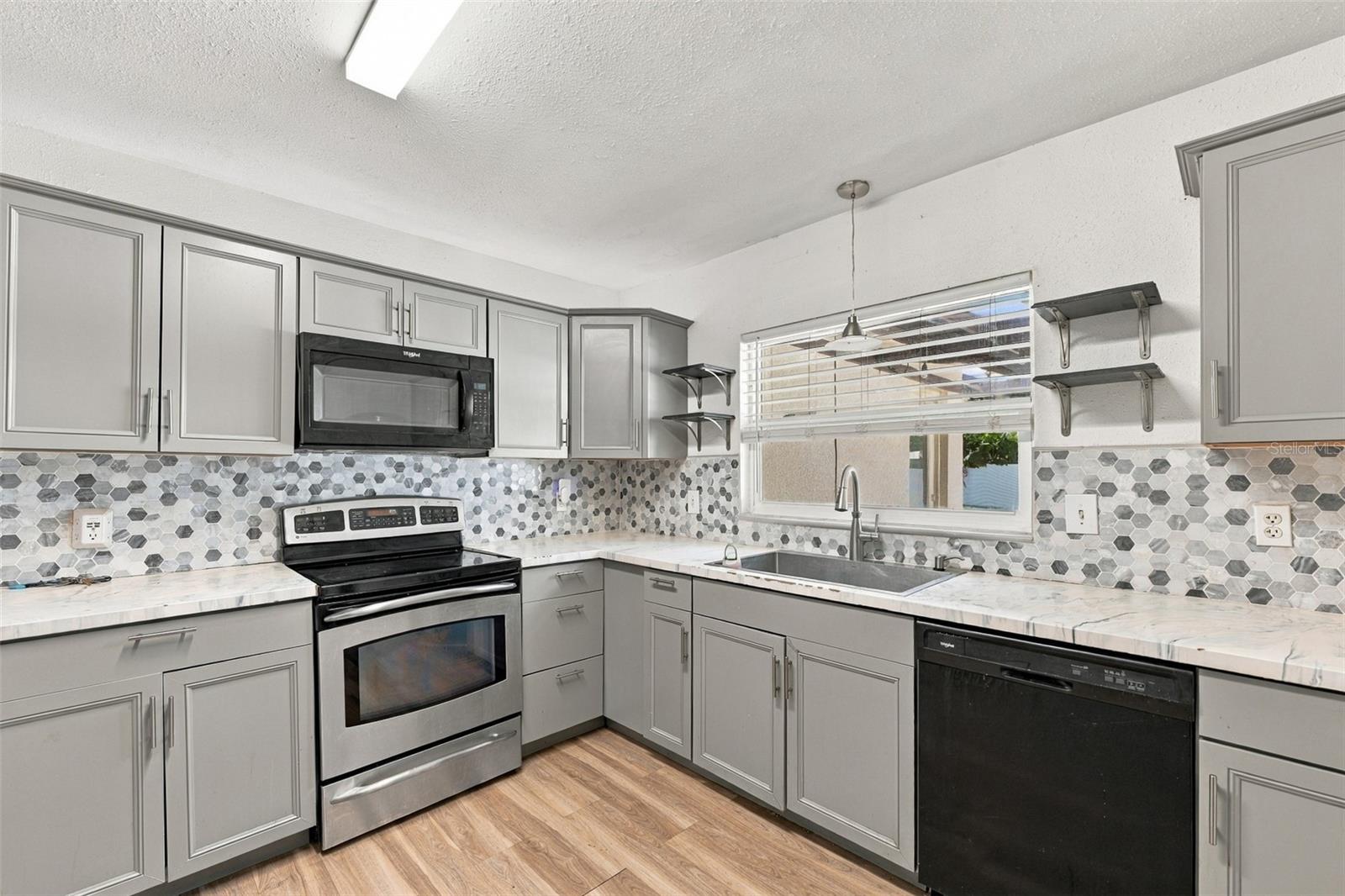 702 CAMELLIA COURT, Seffner, FL 33584