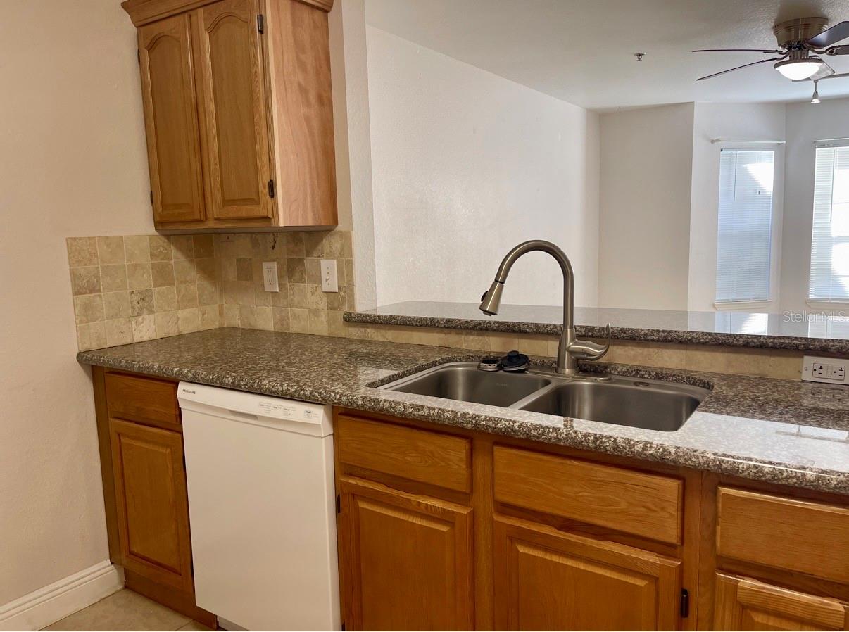 8413 LUCUYA WAY, #107, Temple Terrace, FL 33637