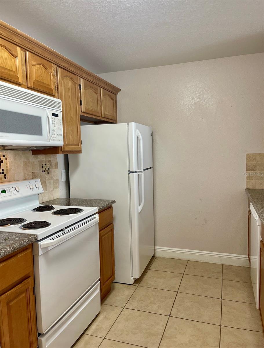 8413 LUCUYA WAY, #107, Temple Terrace, FL 33637