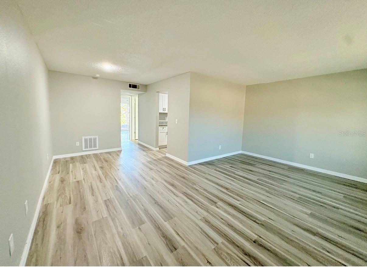 9005 TUDOR DRIVE, #H105, Tampa, FL 33615