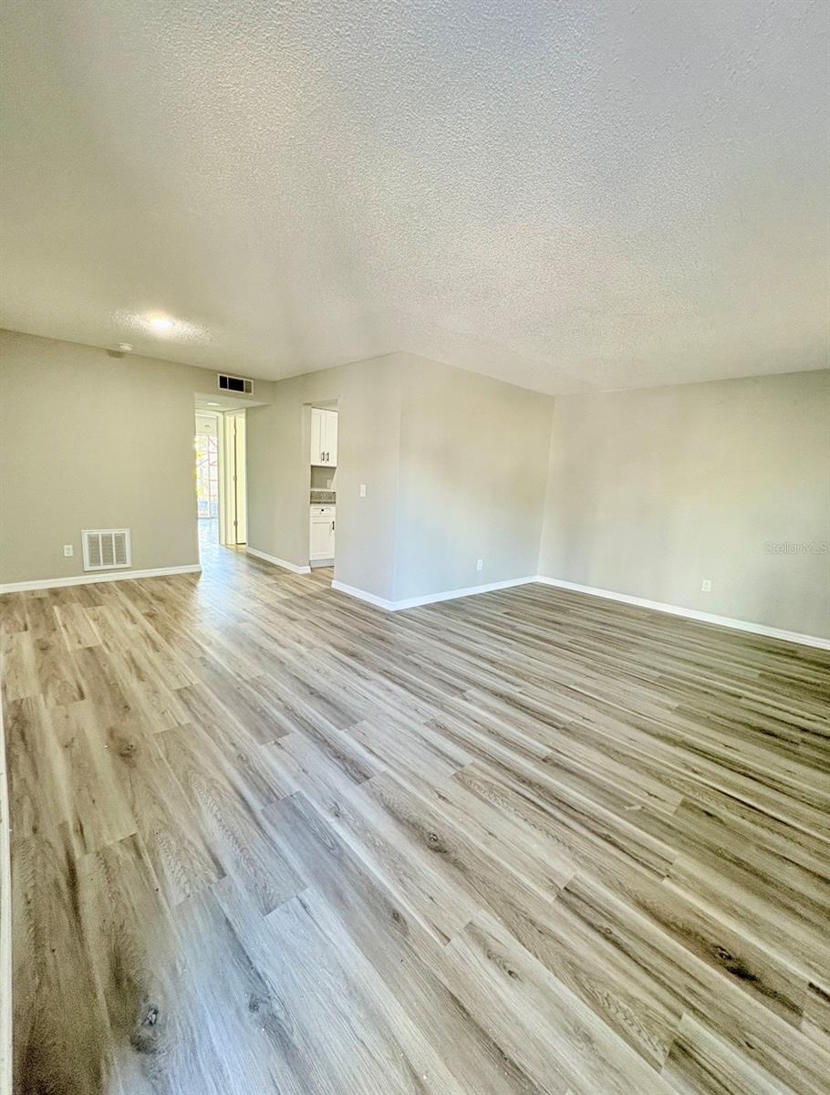 9005 TUDOR DRIVE, #H105, Tampa, FL 33615