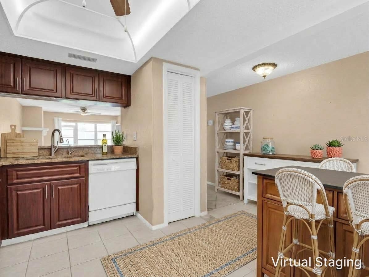 151 LAKEVIEW WAY, #151, Oldsmar, FL 34677