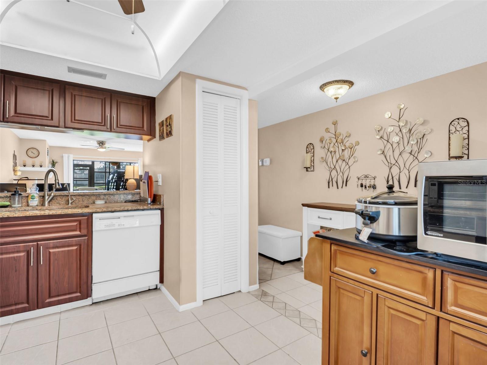 151 LAKEVIEW WAY, #151, Oldsmar, FL 34677