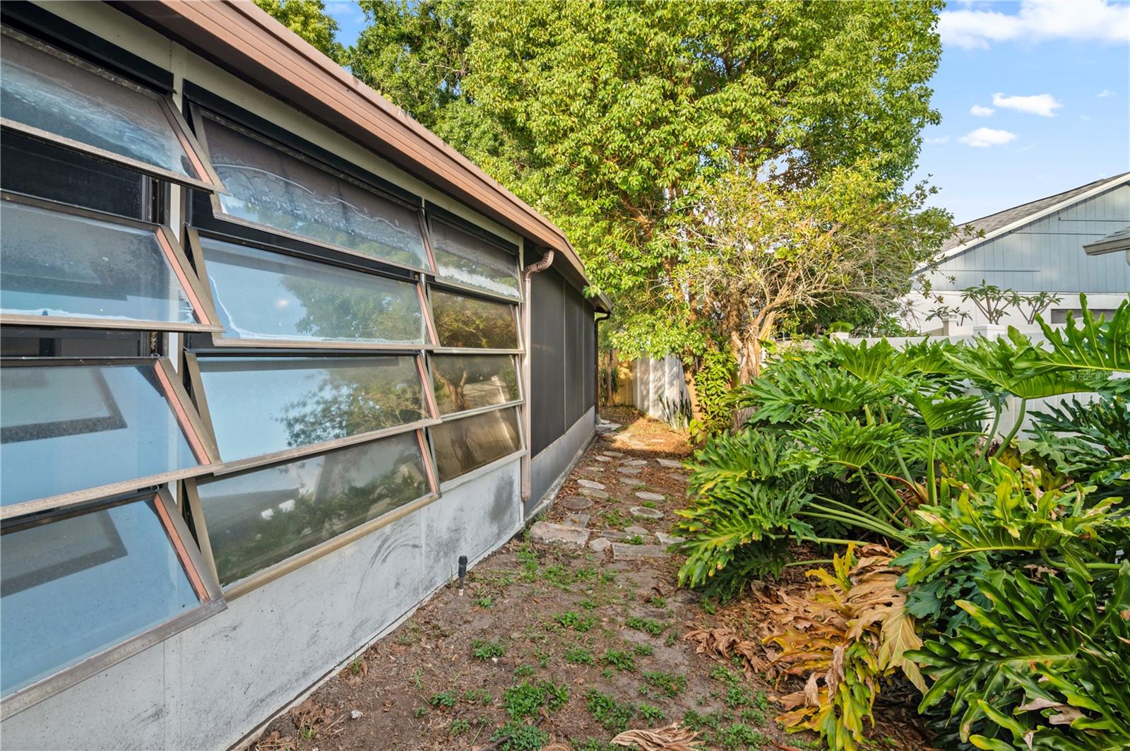 2031 DOVER COURT, Oldsmar, FL 34677 2031 DOVER COURT, Oldsmar, FL 34677