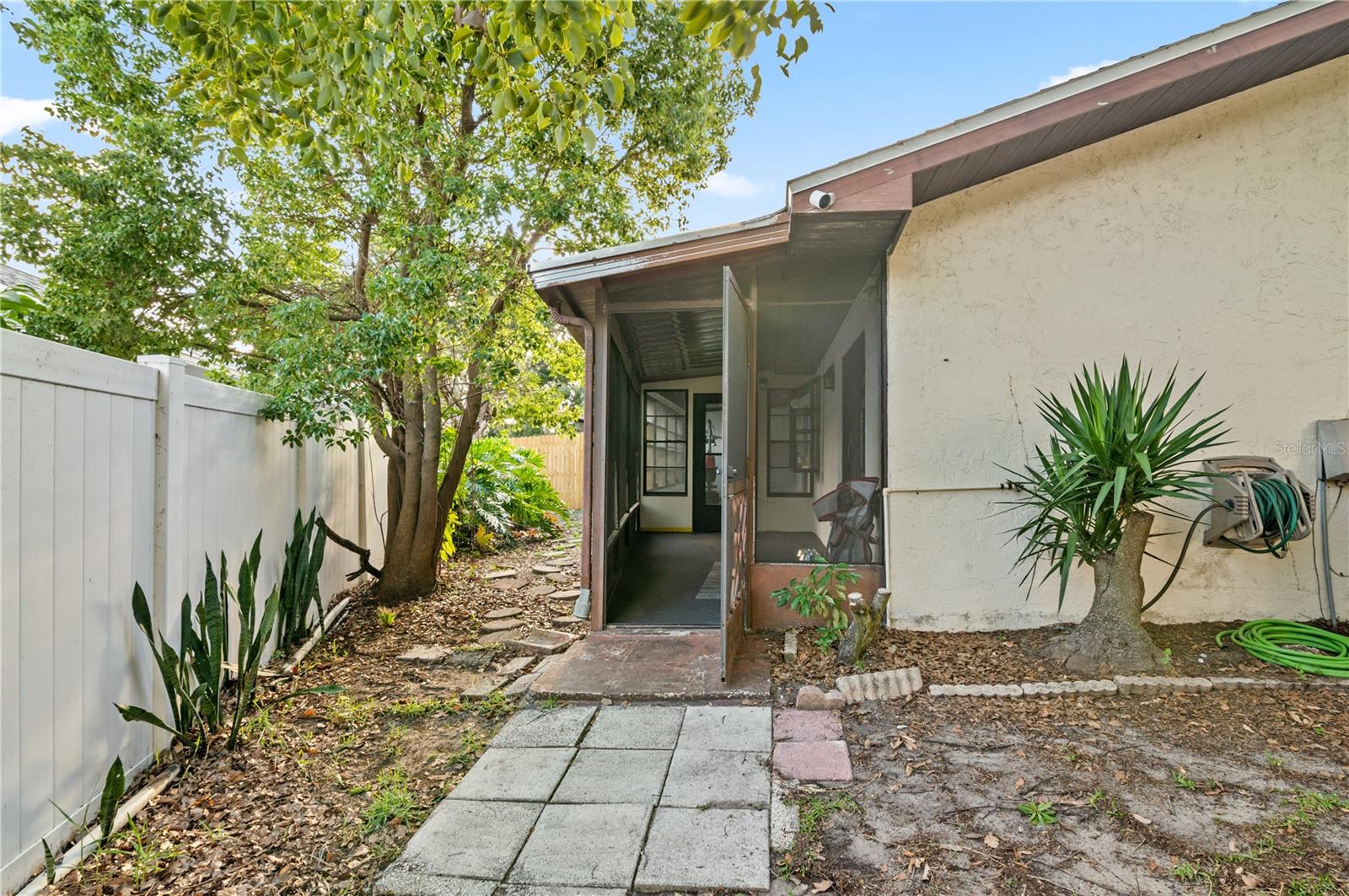 2031 DOVER COURT, Oldsmar, FL 34677 2031 DOVER COURT, Oldsmar, FL 34677