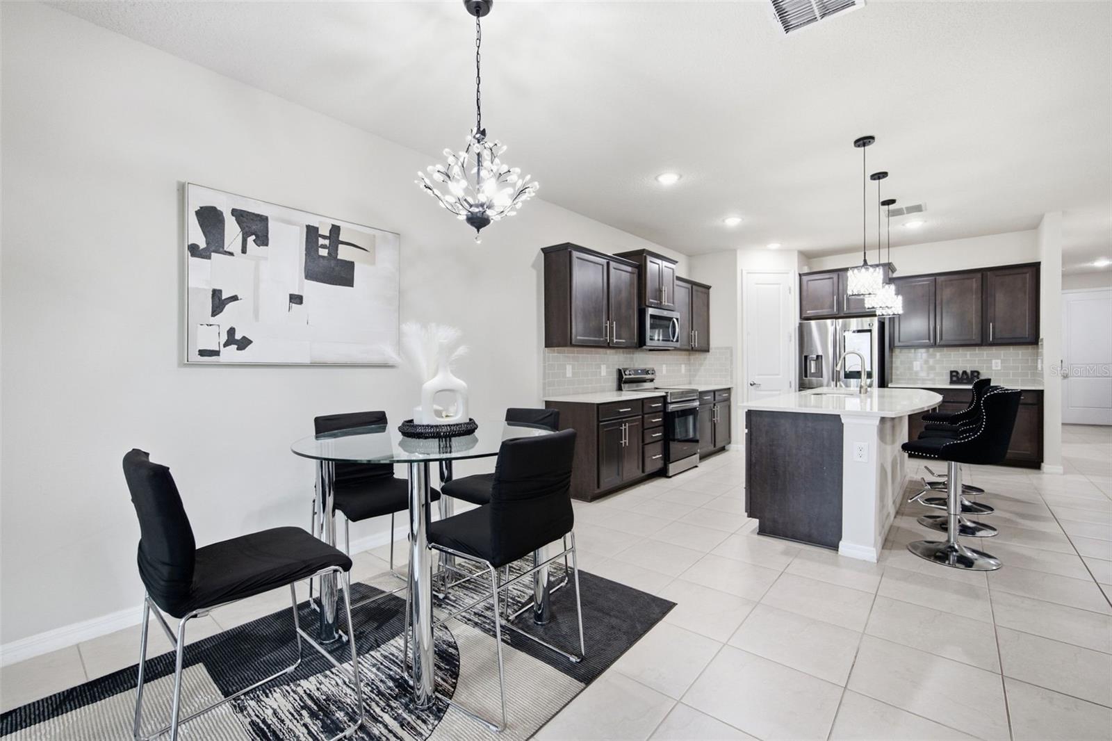 Dining/Kitchen