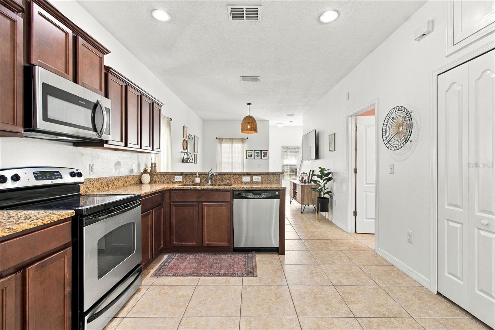 8524 GABLEBEND WAY, Tampa, FL 33647