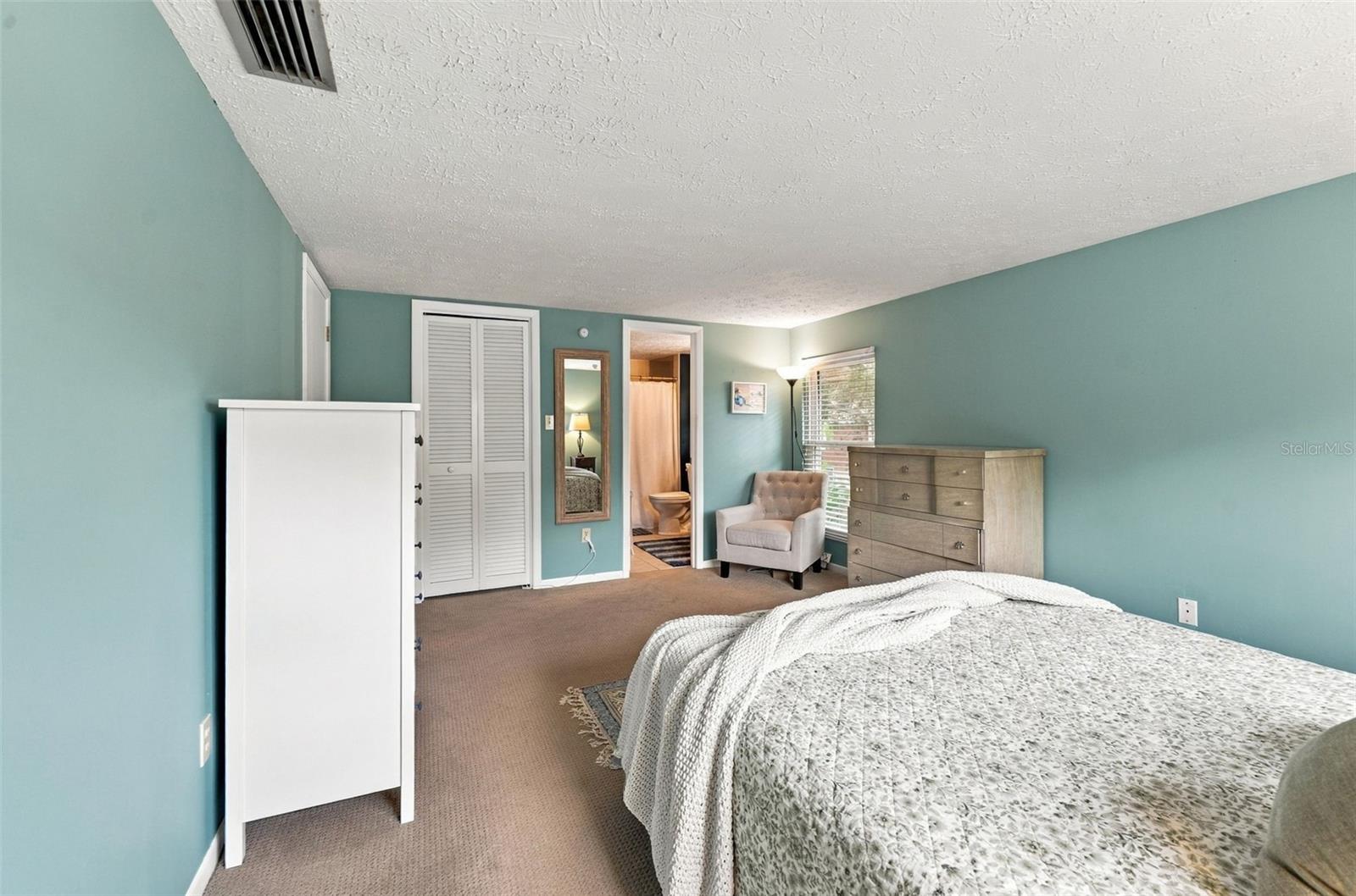 15801 COUNTRY LAKE DRIVE, Tampa, FL 33624