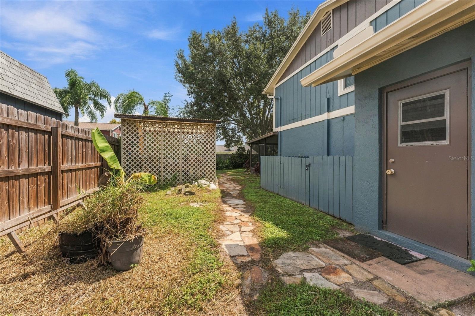 15801 COUNTRY LAKE DRIVE, Tampa, FL 33624